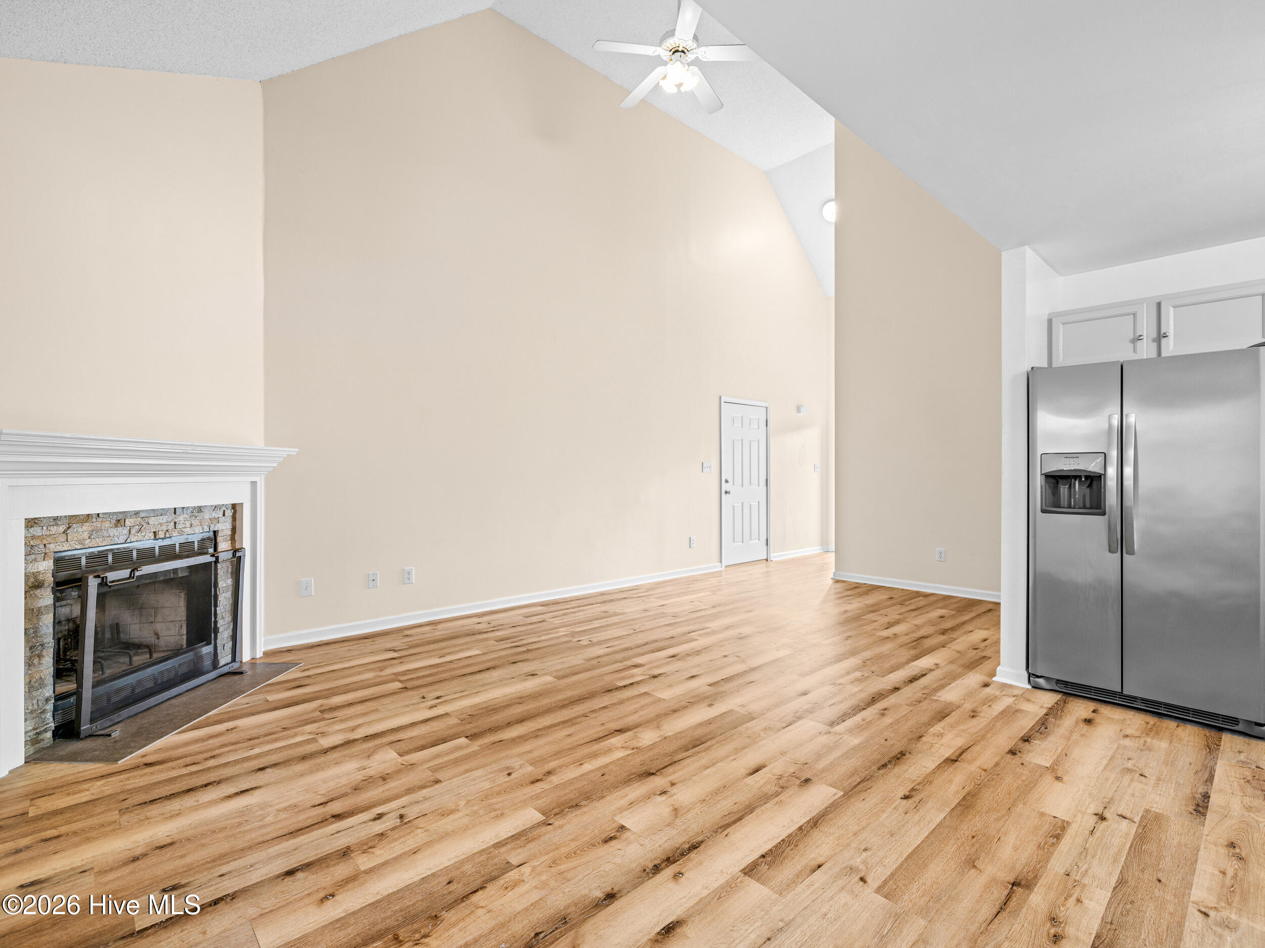 406 Eucalyptus Lane Property Photo 9