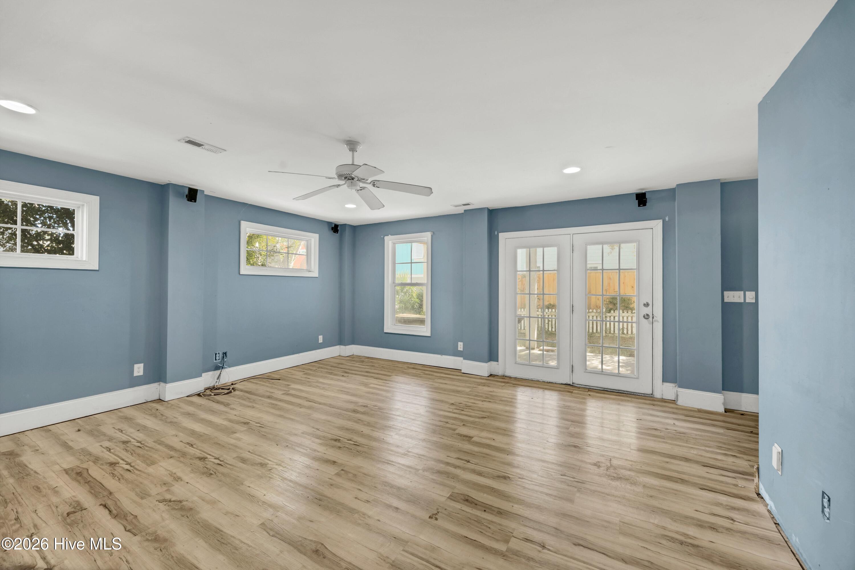 1721 Searay Lane Property Photo 4