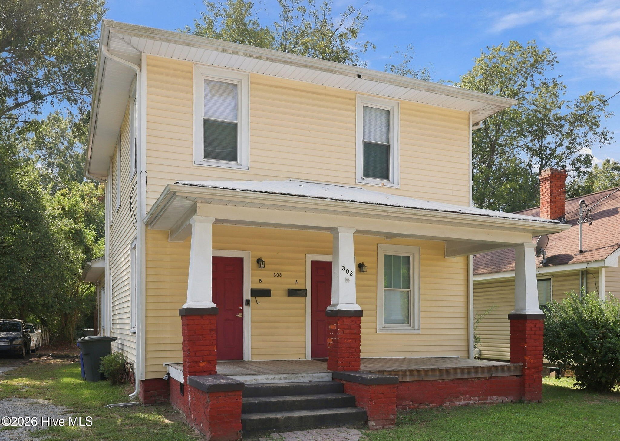 303 Paris Avenue B Property Photo 1