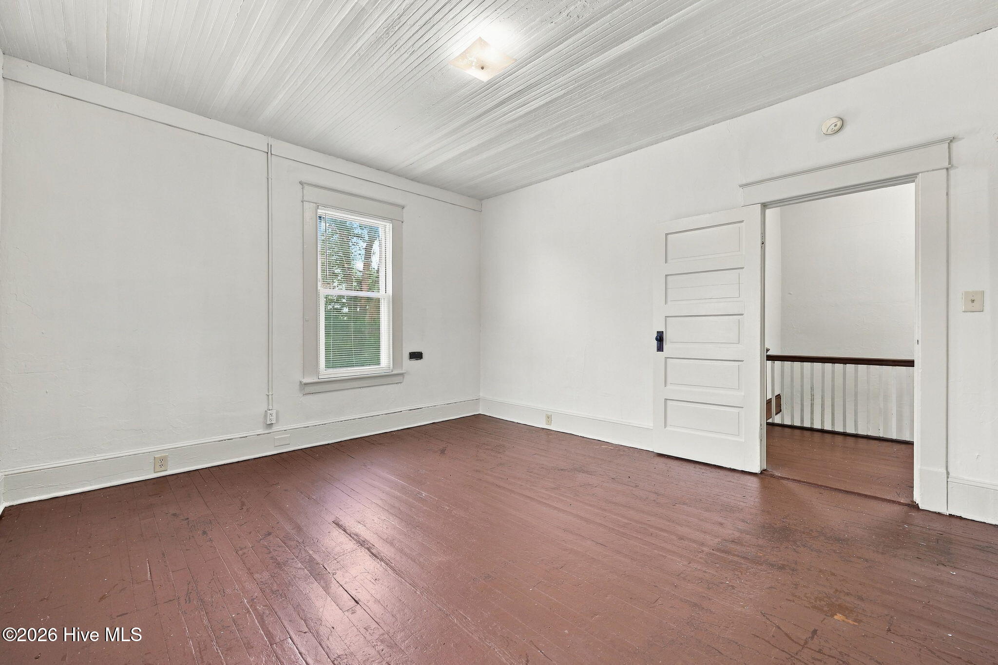 303 Paris Avenue B Property Photo 10