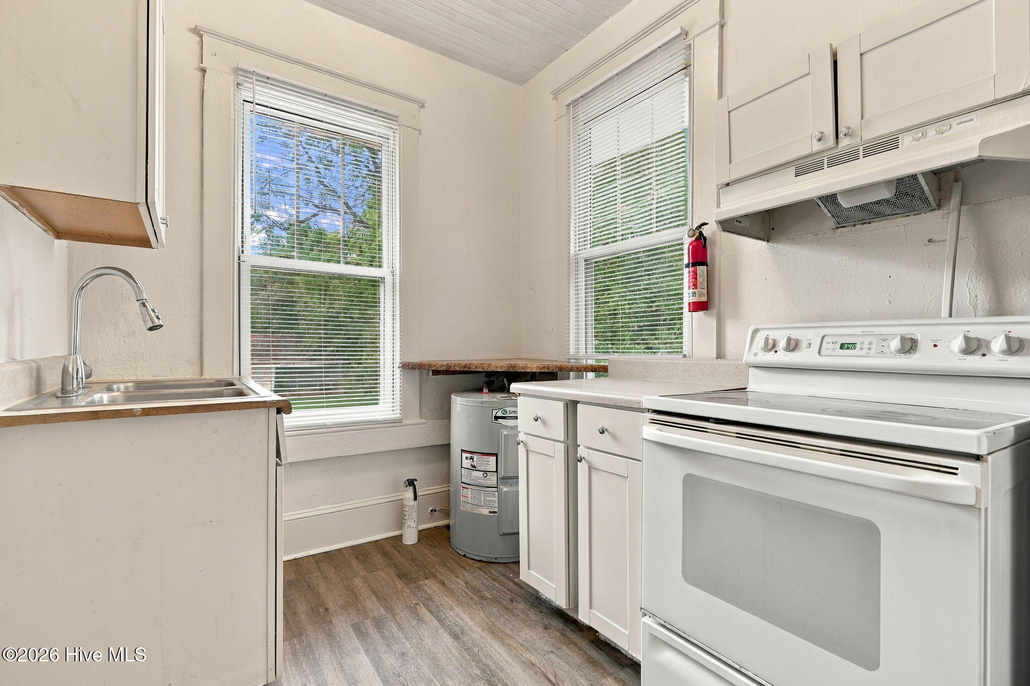 303 Paris Avenue B Property Photo 12