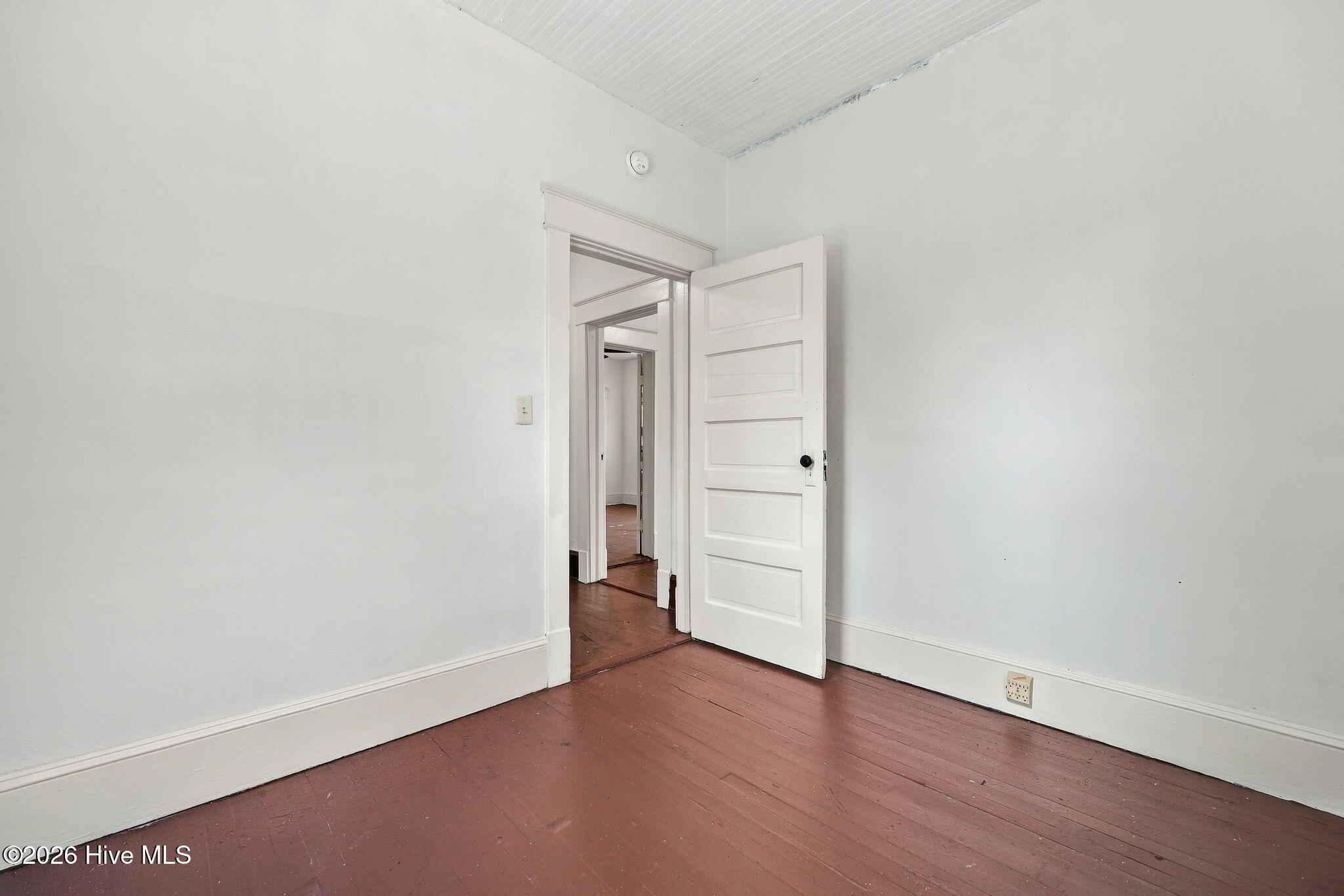 303 Paris Avenue B Property Photo 23