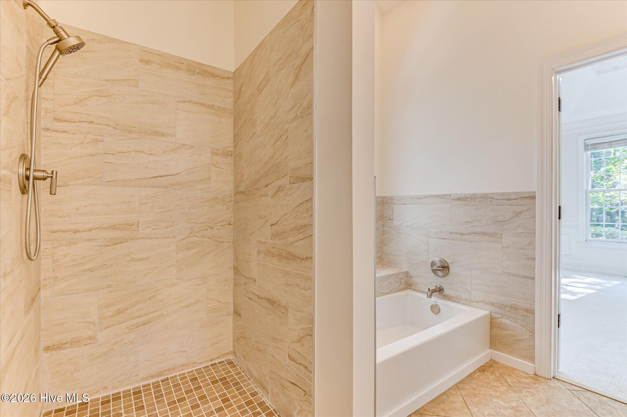 1096 Rivershyre Drive Property Photo 34