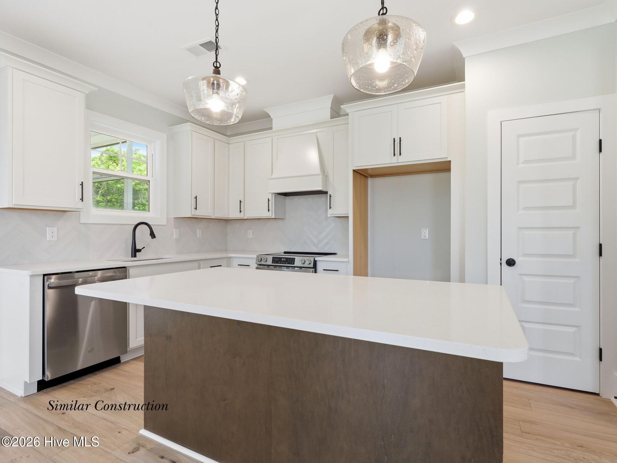 106 Pine View Boulevard Property Photo 13