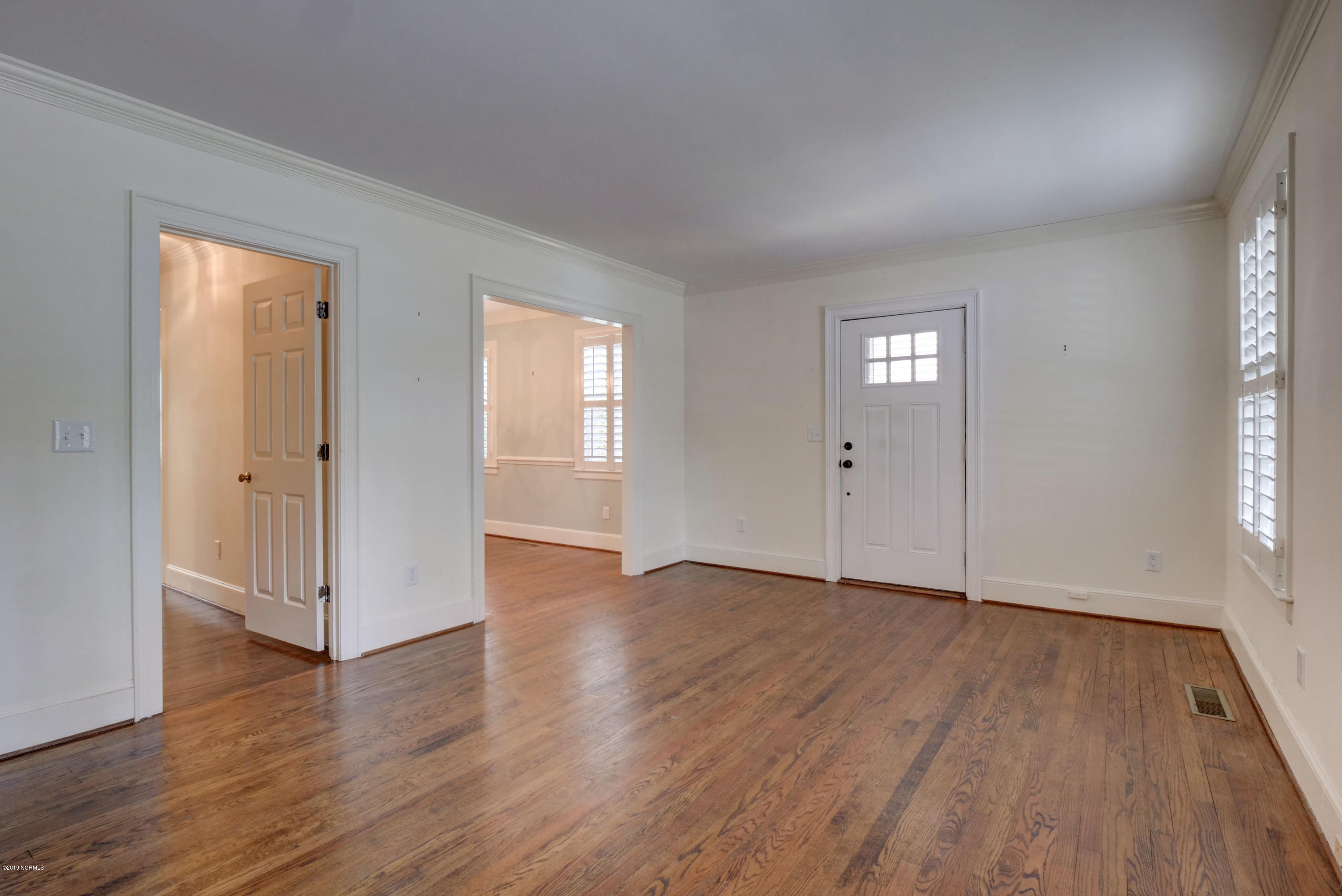 2724 Oleander Drive C Property Photo 3