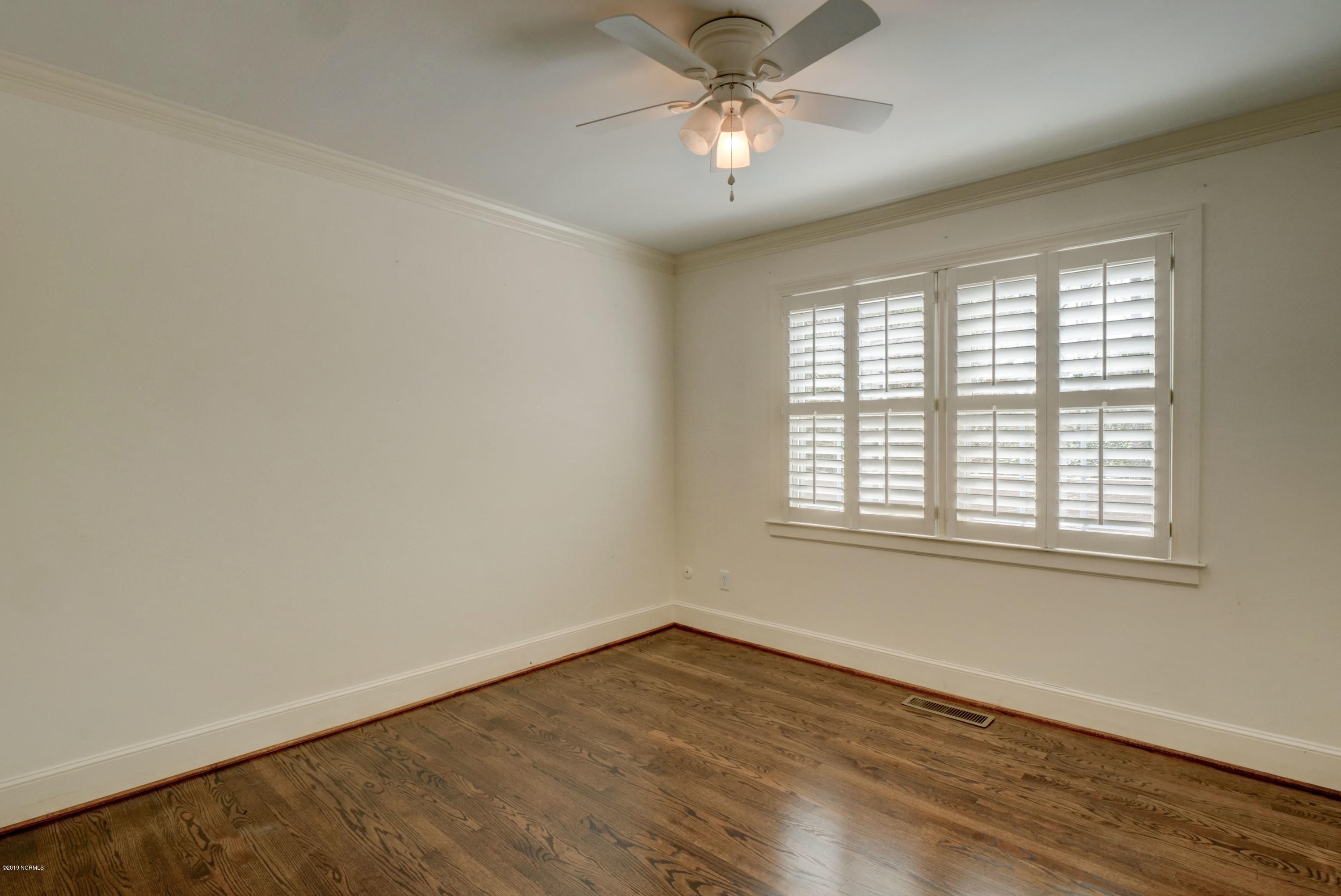 2724 Oleander Drive C Property Photo 9
