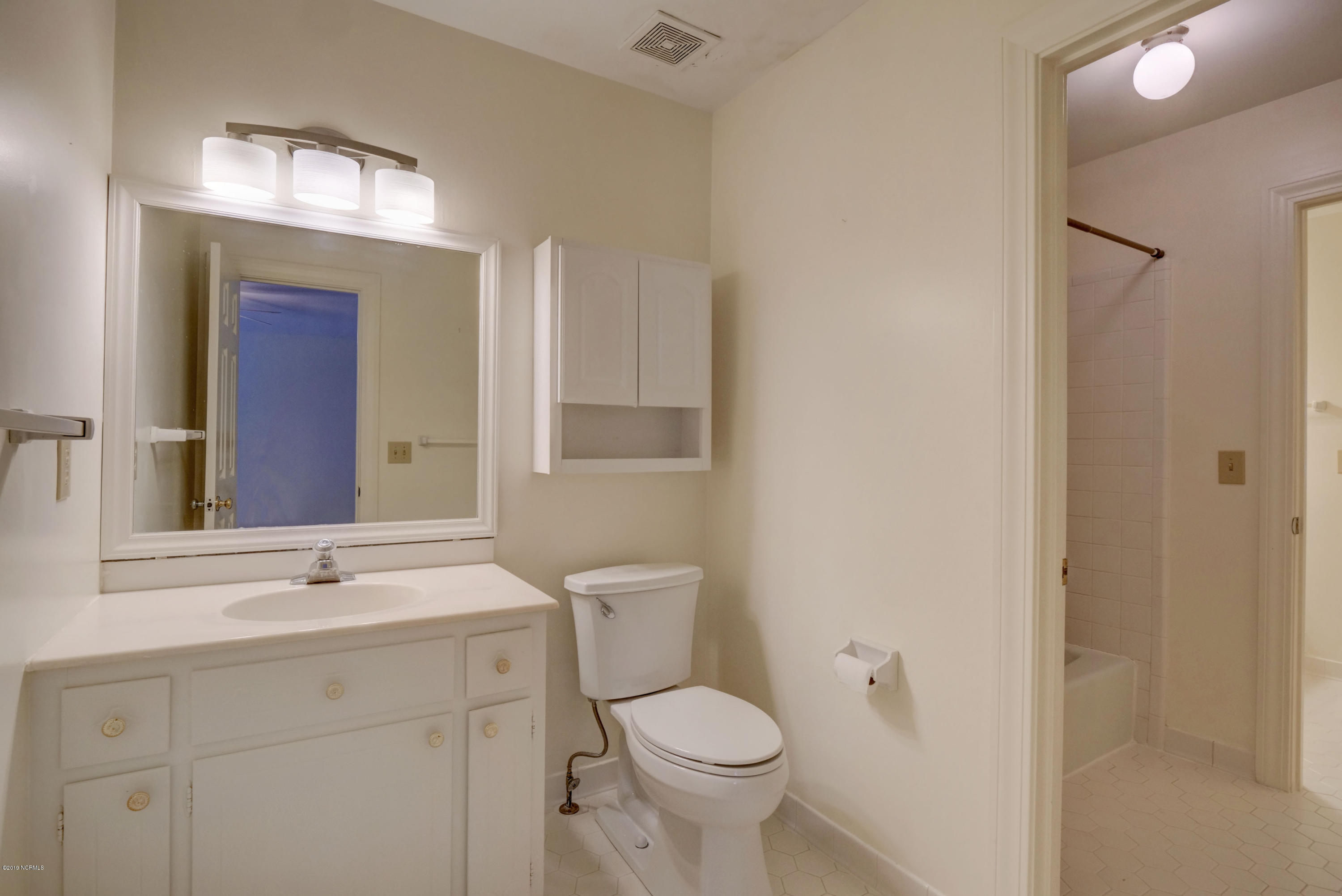 2724 Oleander Drive C Property Photo 21