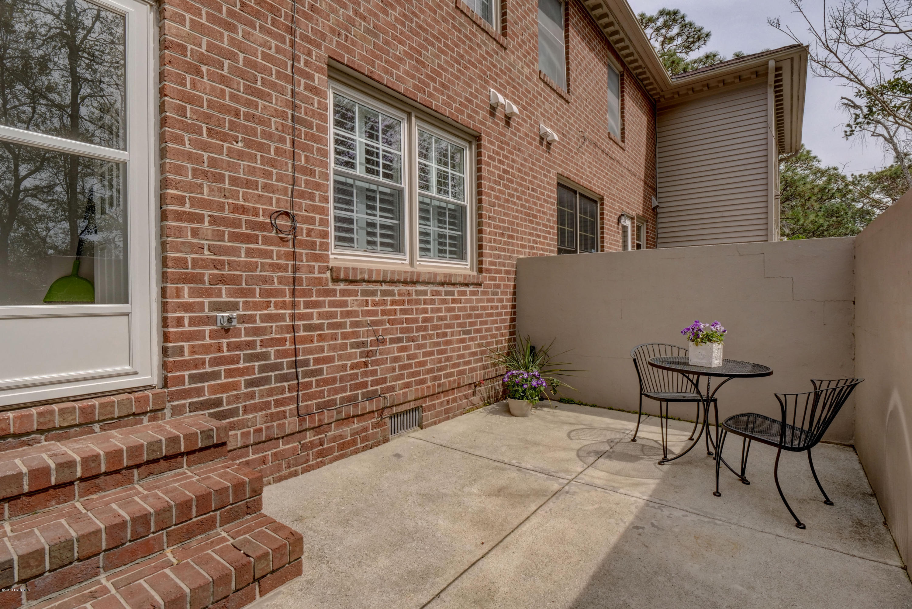 2724 Oleander Drive C Property Photo 24