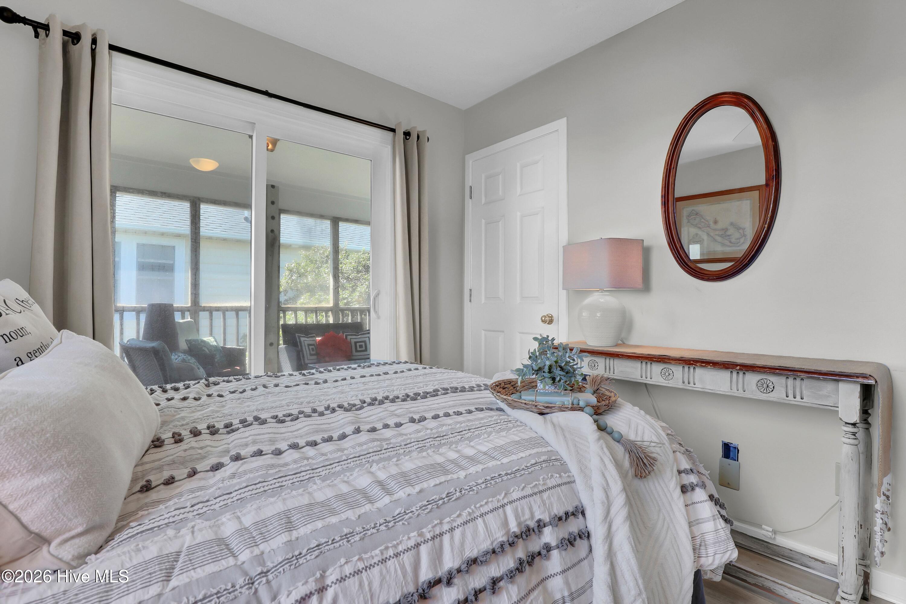 1143 S Topsail Drive Property Photo 21