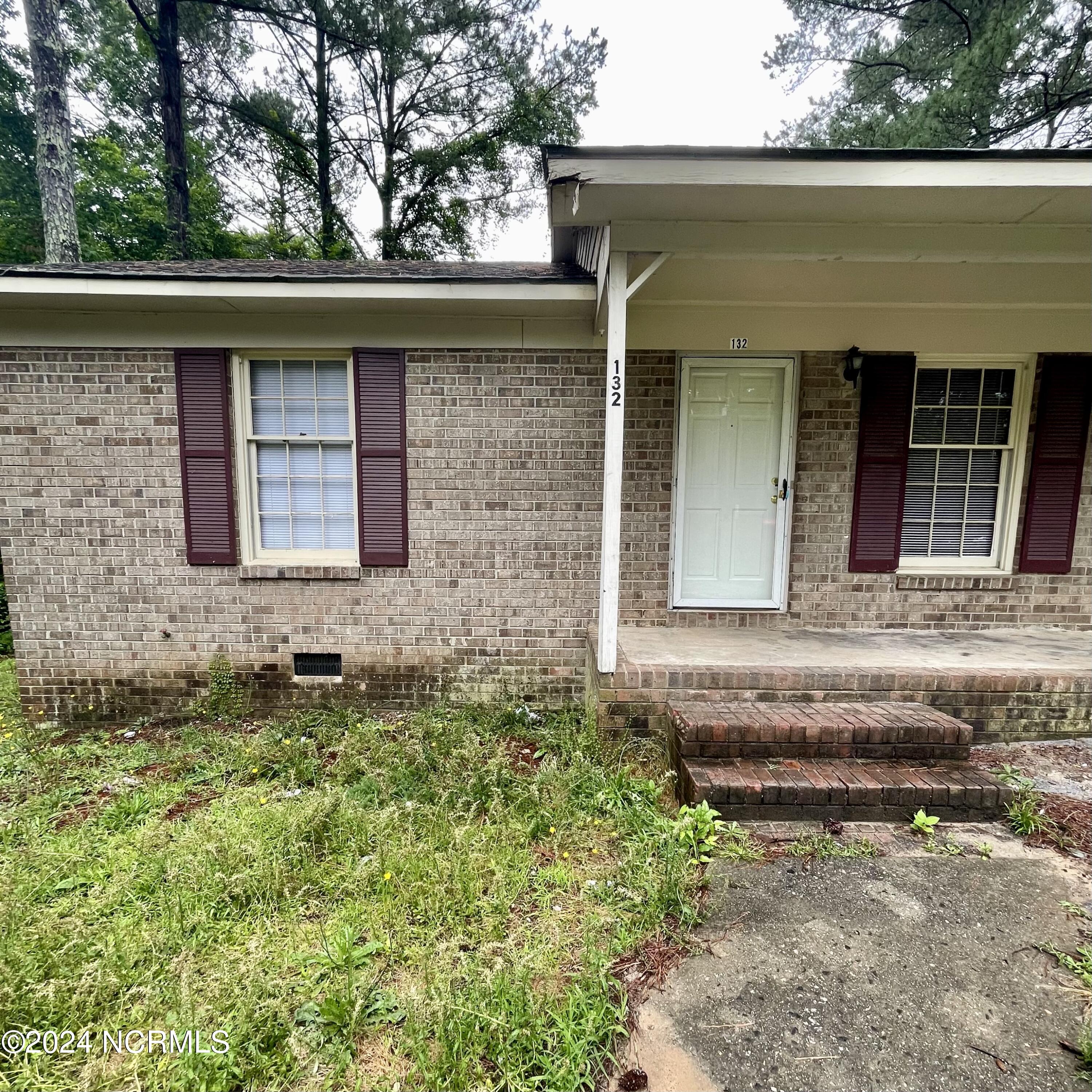 132 Deerfield Road Property Photo 1