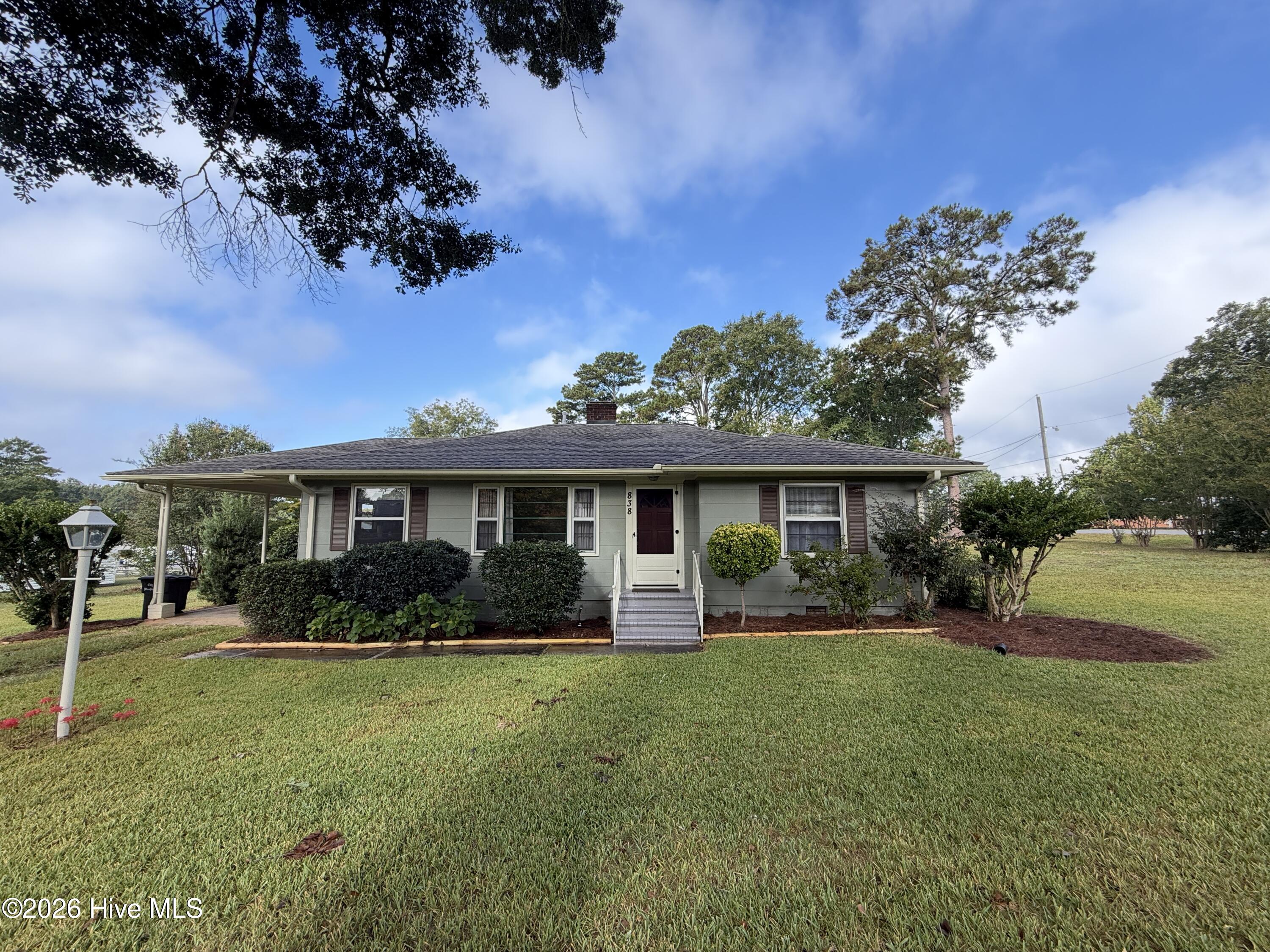 838 Berkshire Drive Property Photo 1