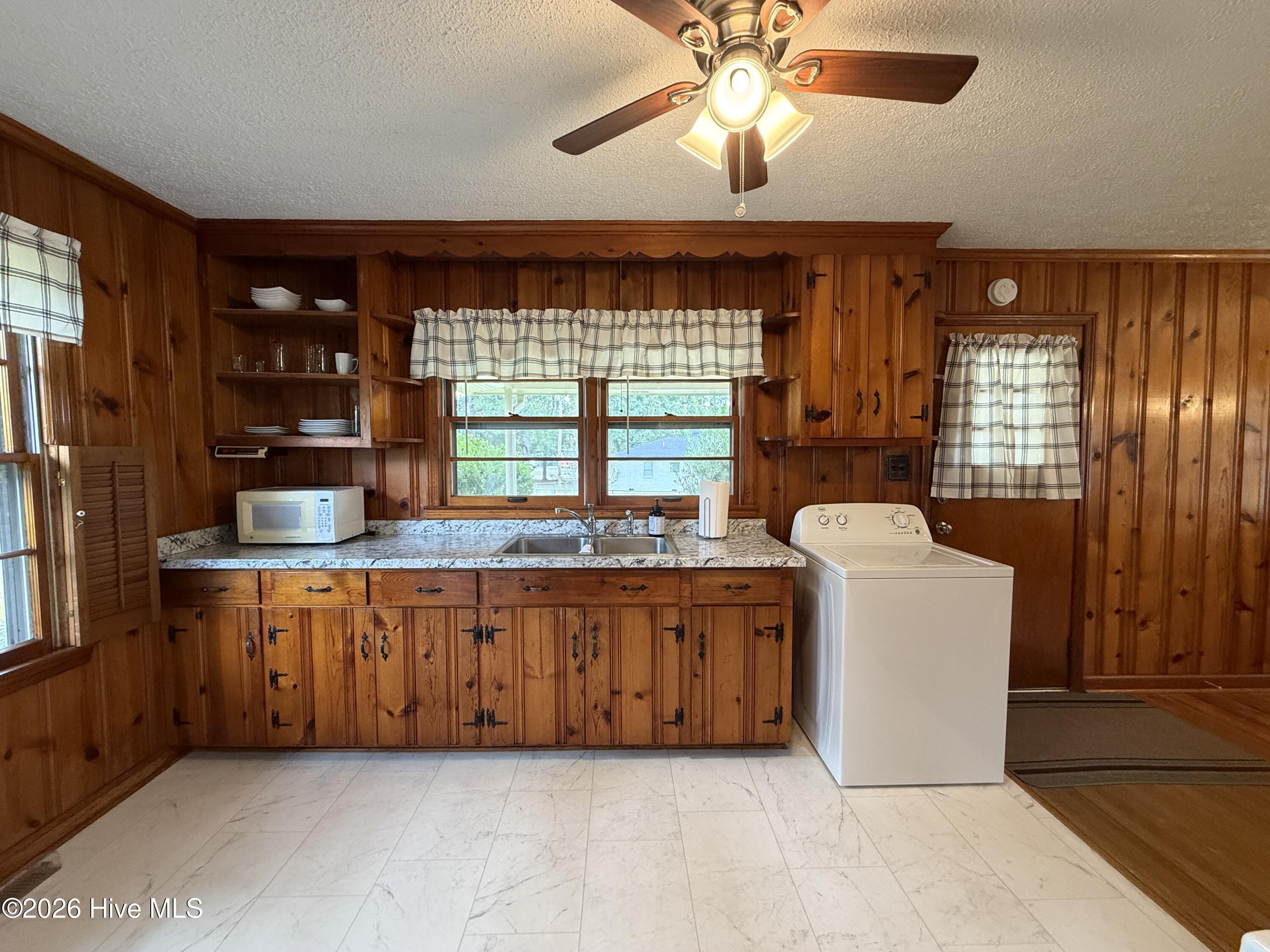 838 Berkshire Drive Property Photo 7