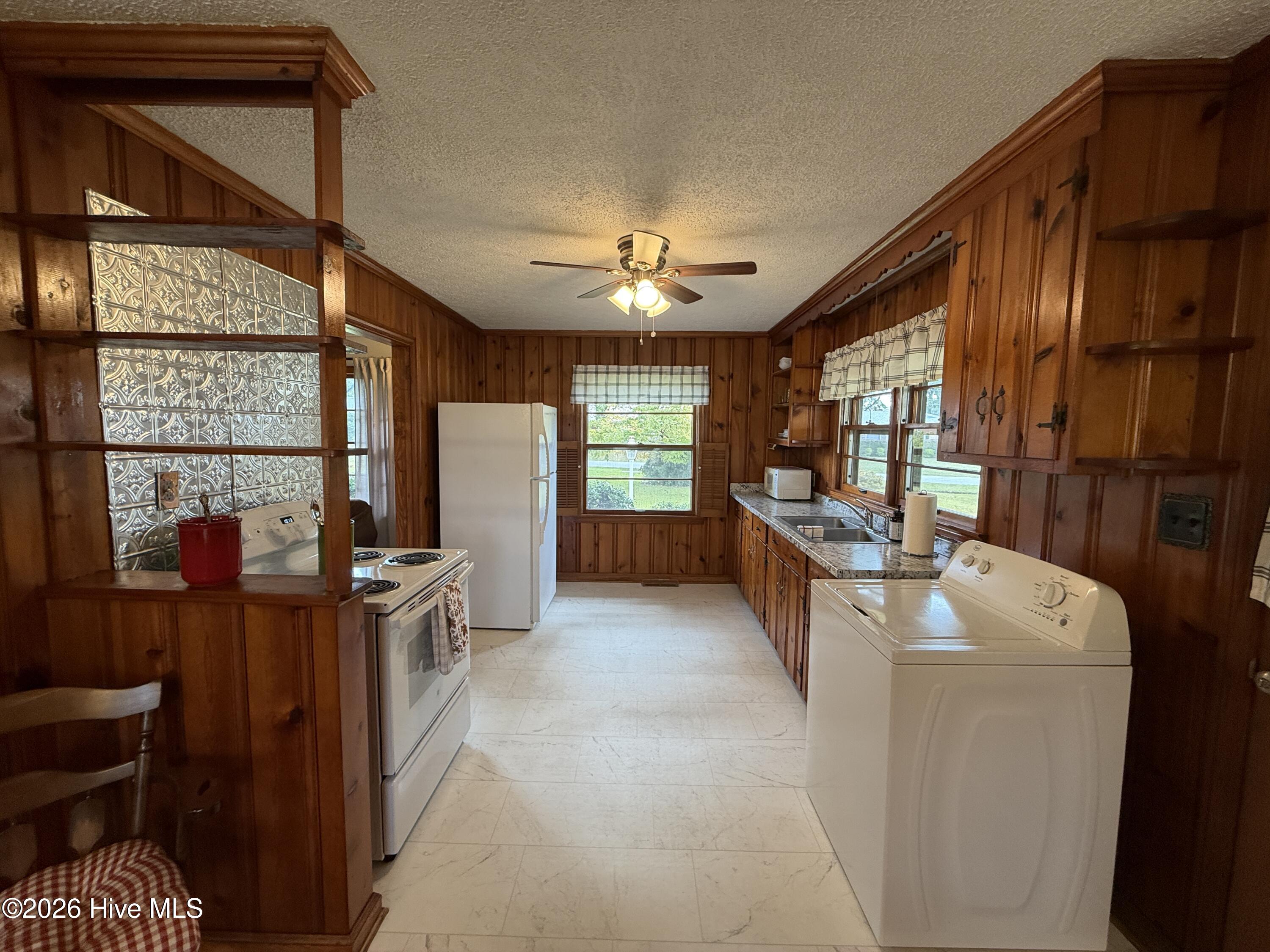 838 Berkshire Drive Property Photo 8