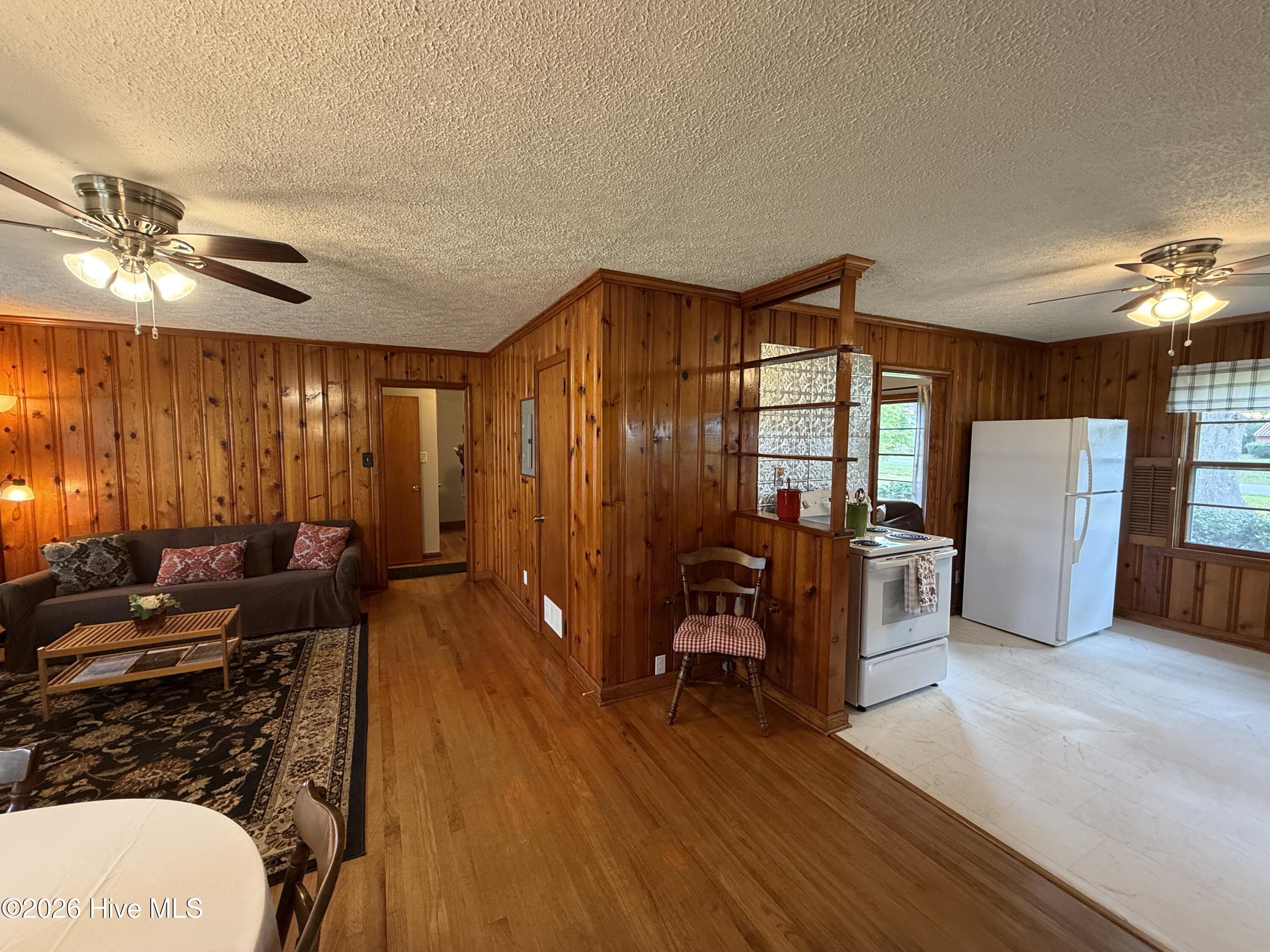 838 Berkshire Drive Property Photo 10
