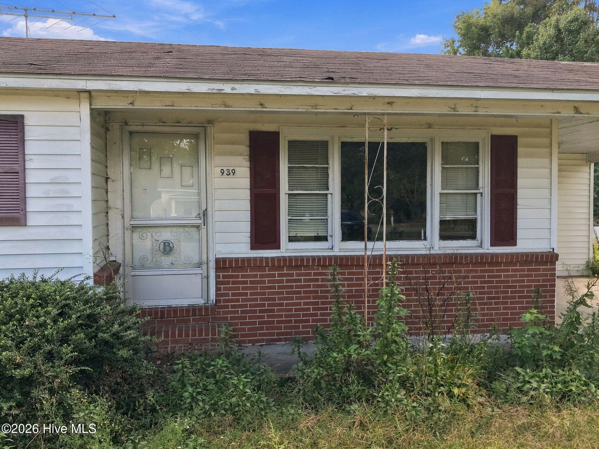 939 Hexlena Road Property Photo 3
