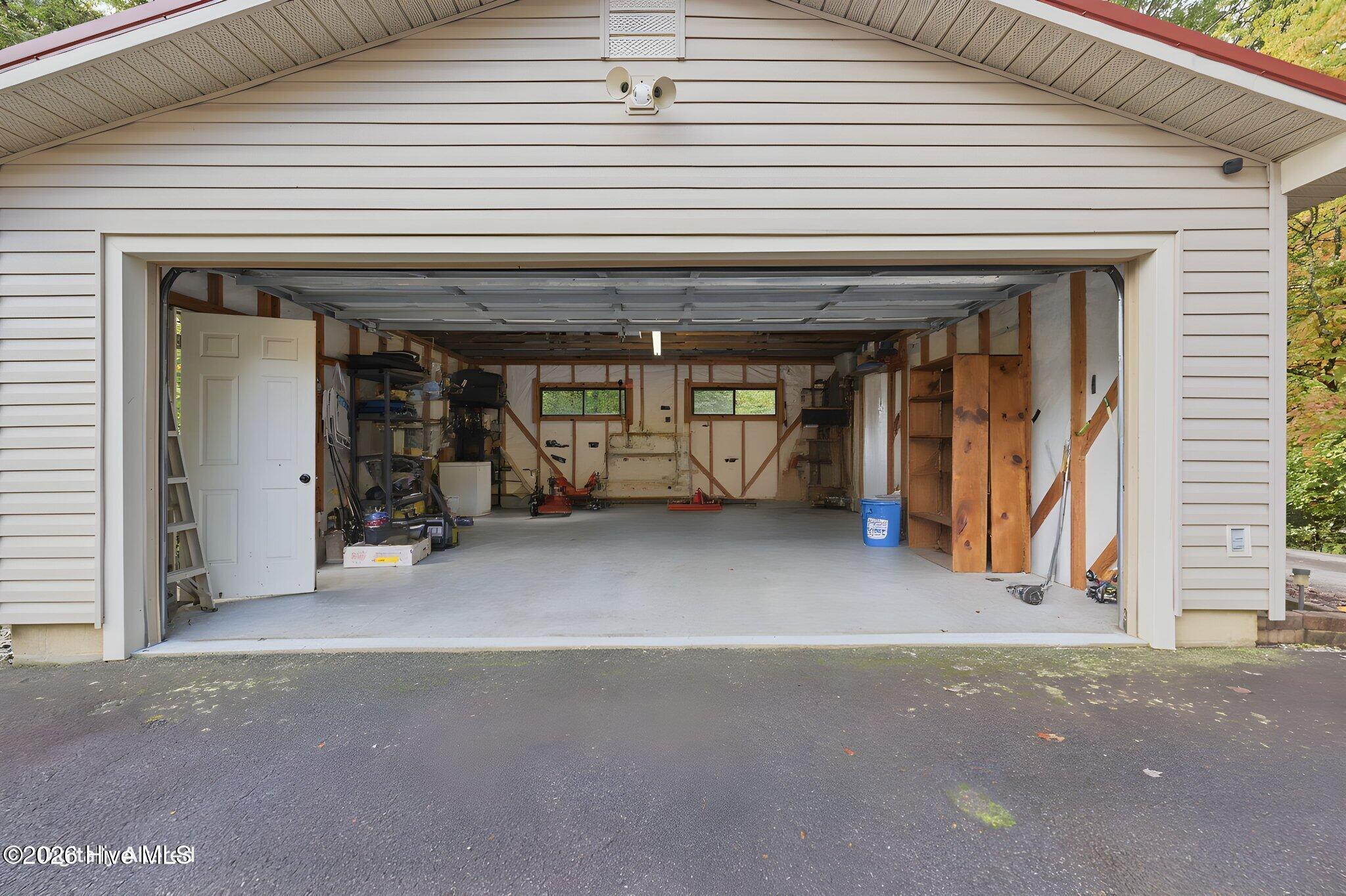 212 Cornwell Lane Property Photo 8