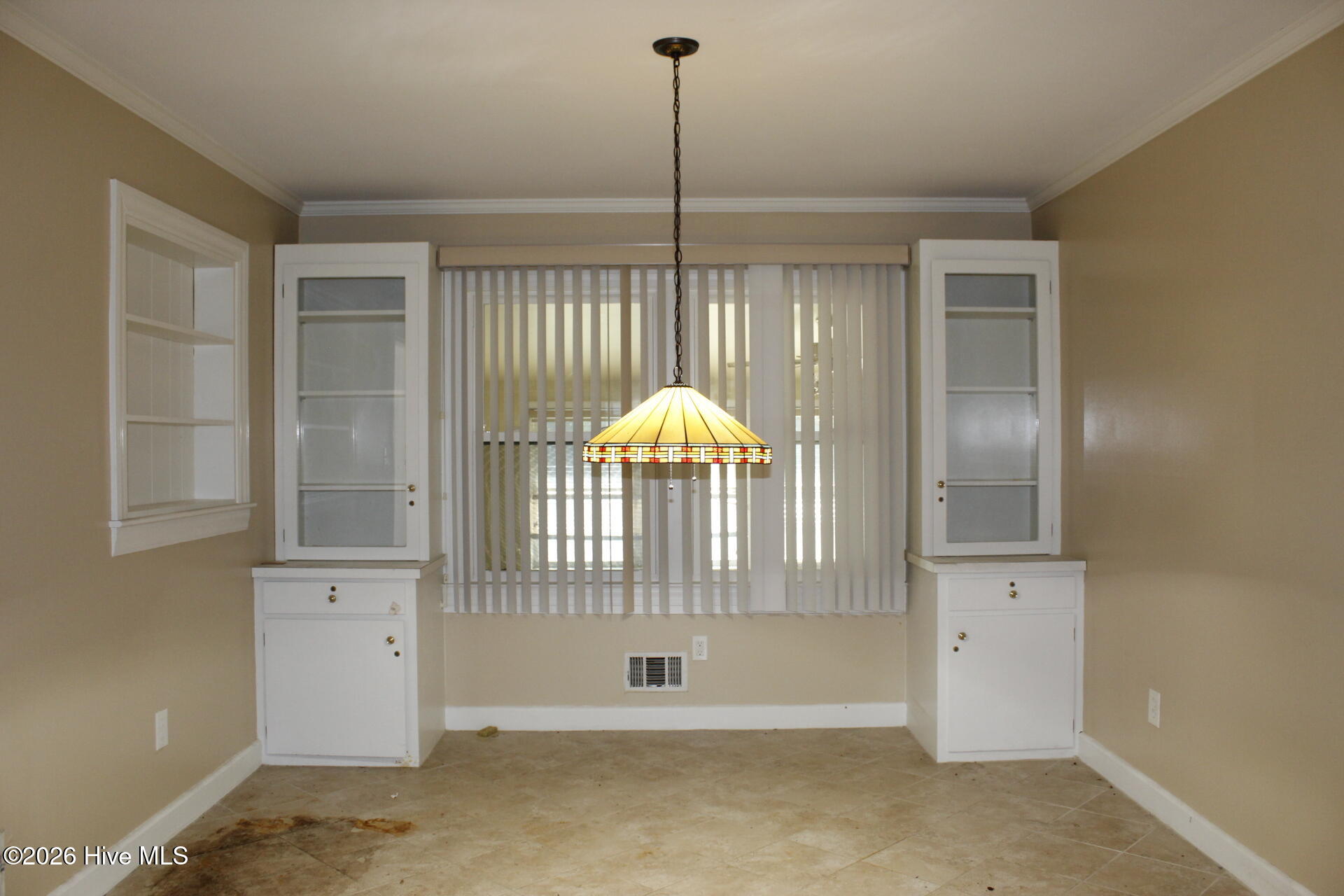 2124 Oleander Drive Property Photo 4