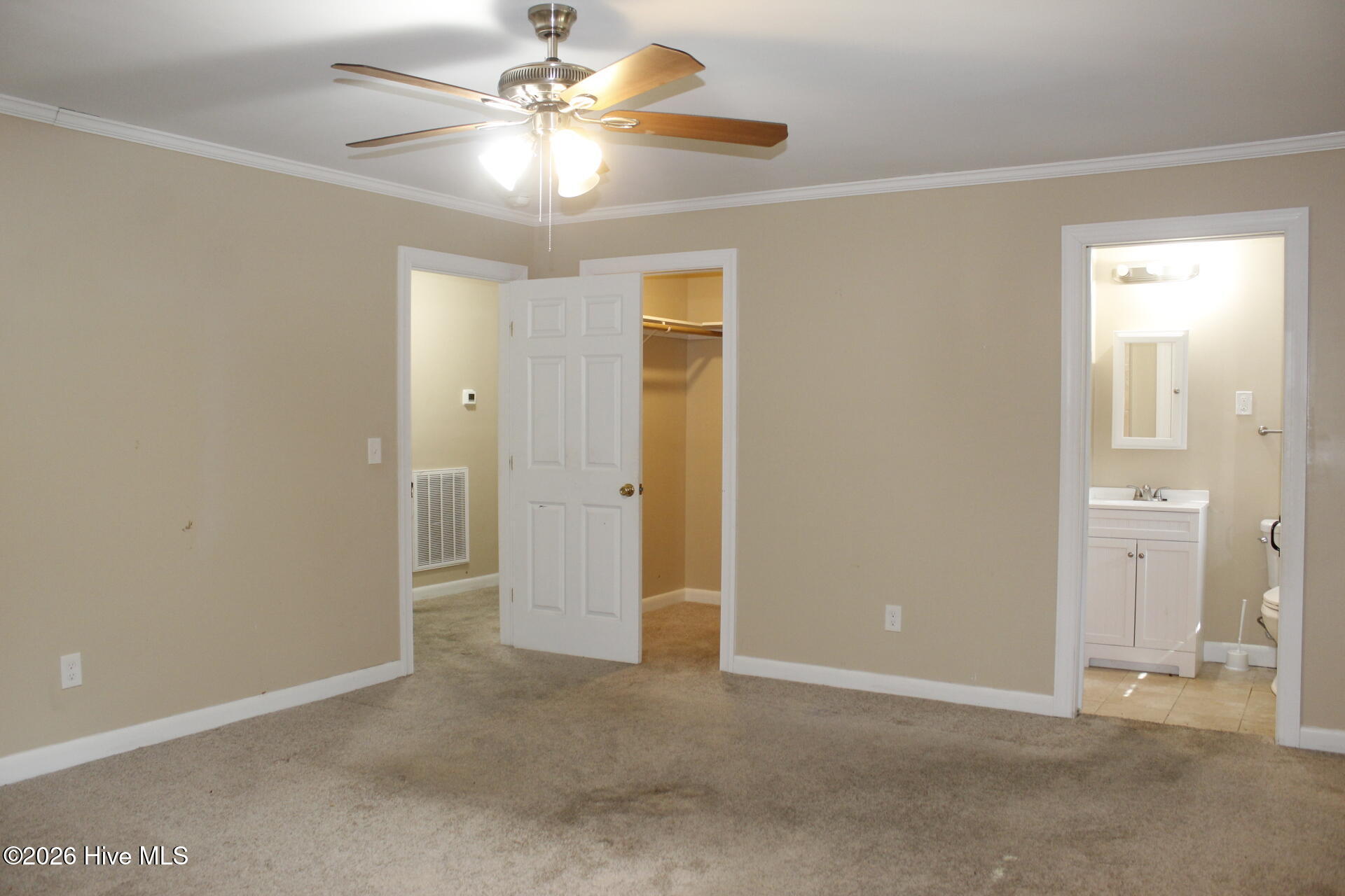 2124 Oleander Drive Property Photo 9