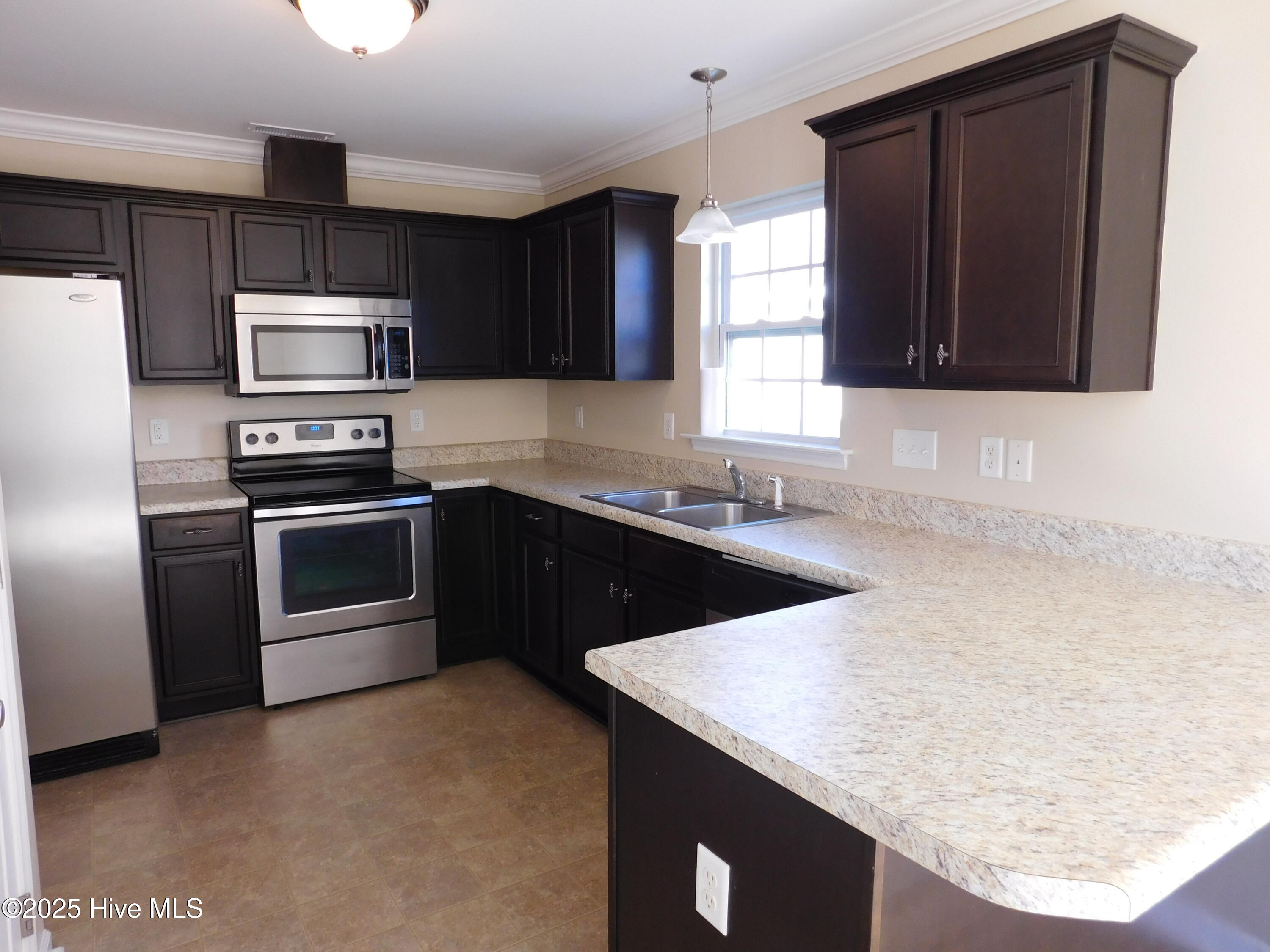 107 Lynden Lane Property Photo 10