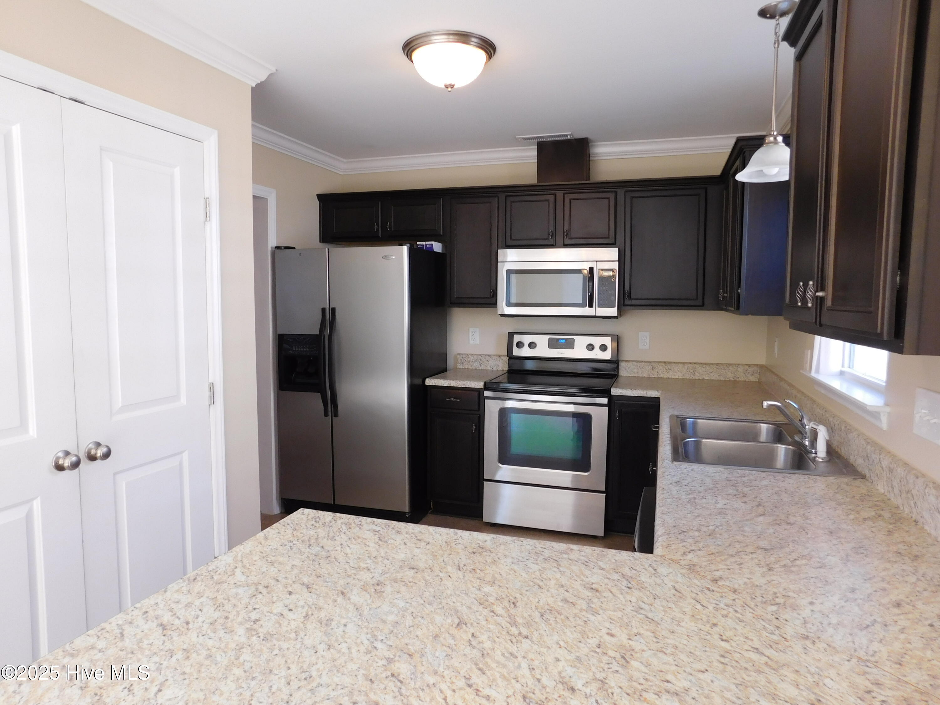 107 Lynden Lane Property Photo 11