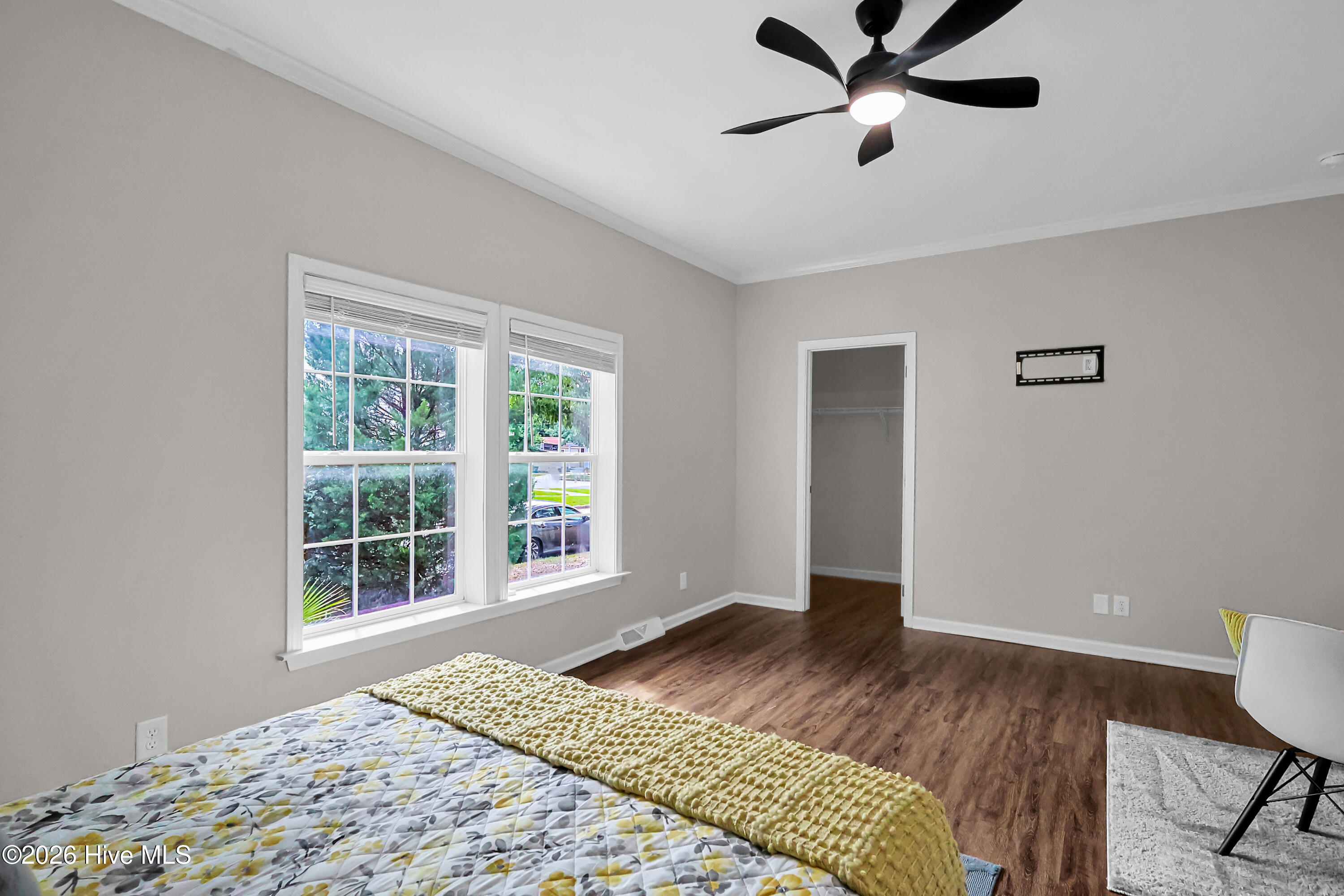 705 Swann Street Property Photo 40