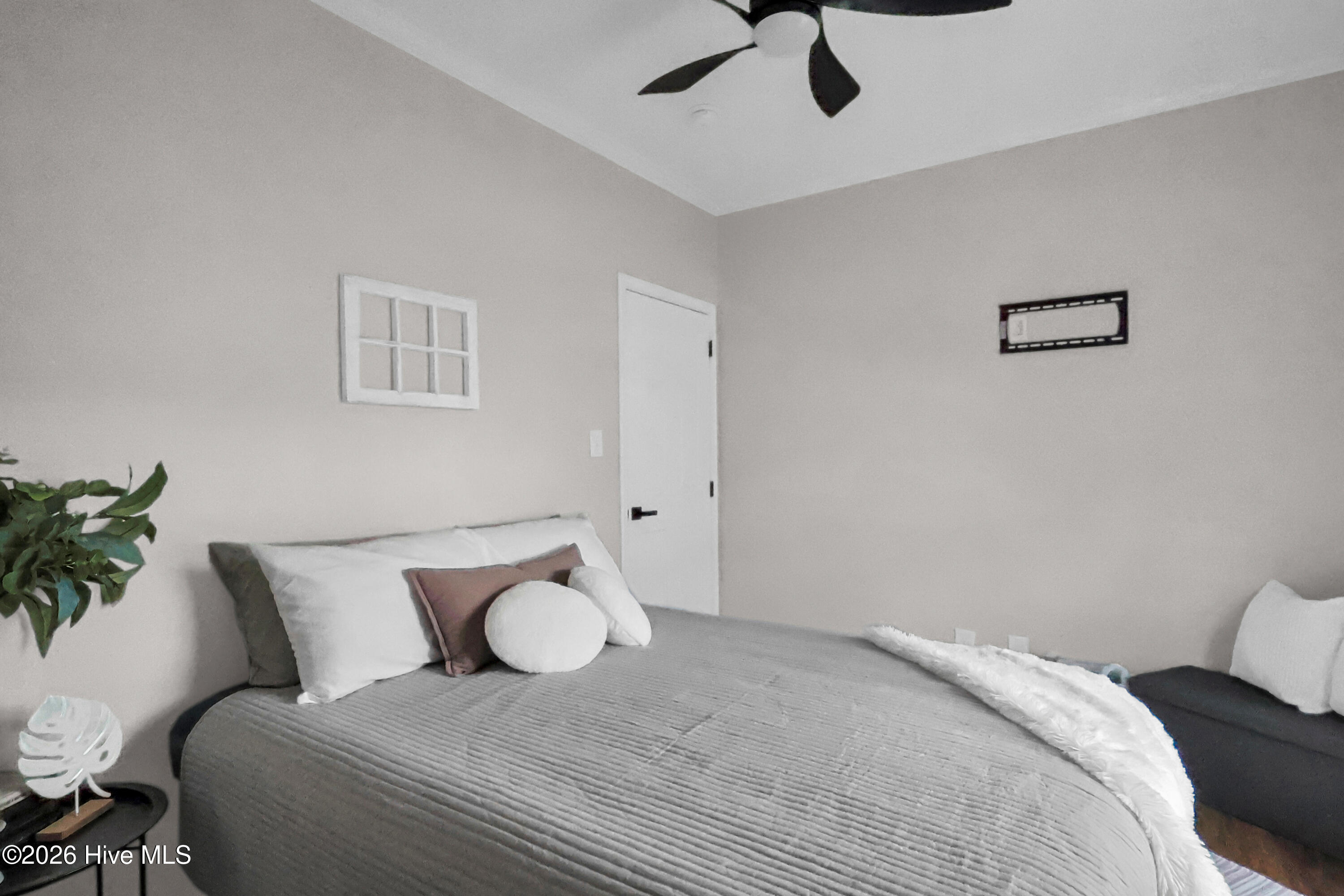 705 Swann Street Property Photo 45