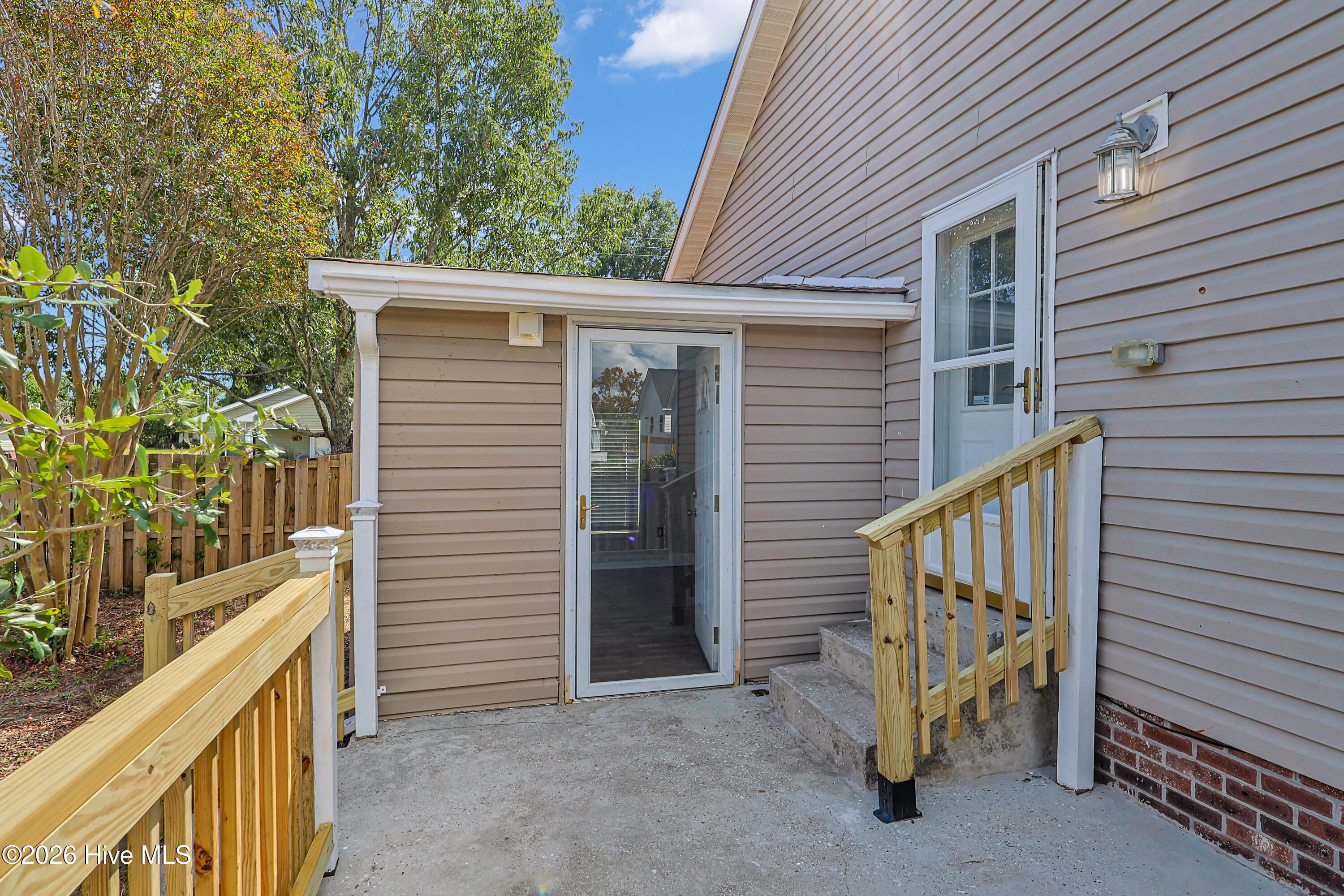 705 Swann Street Property Photo 49