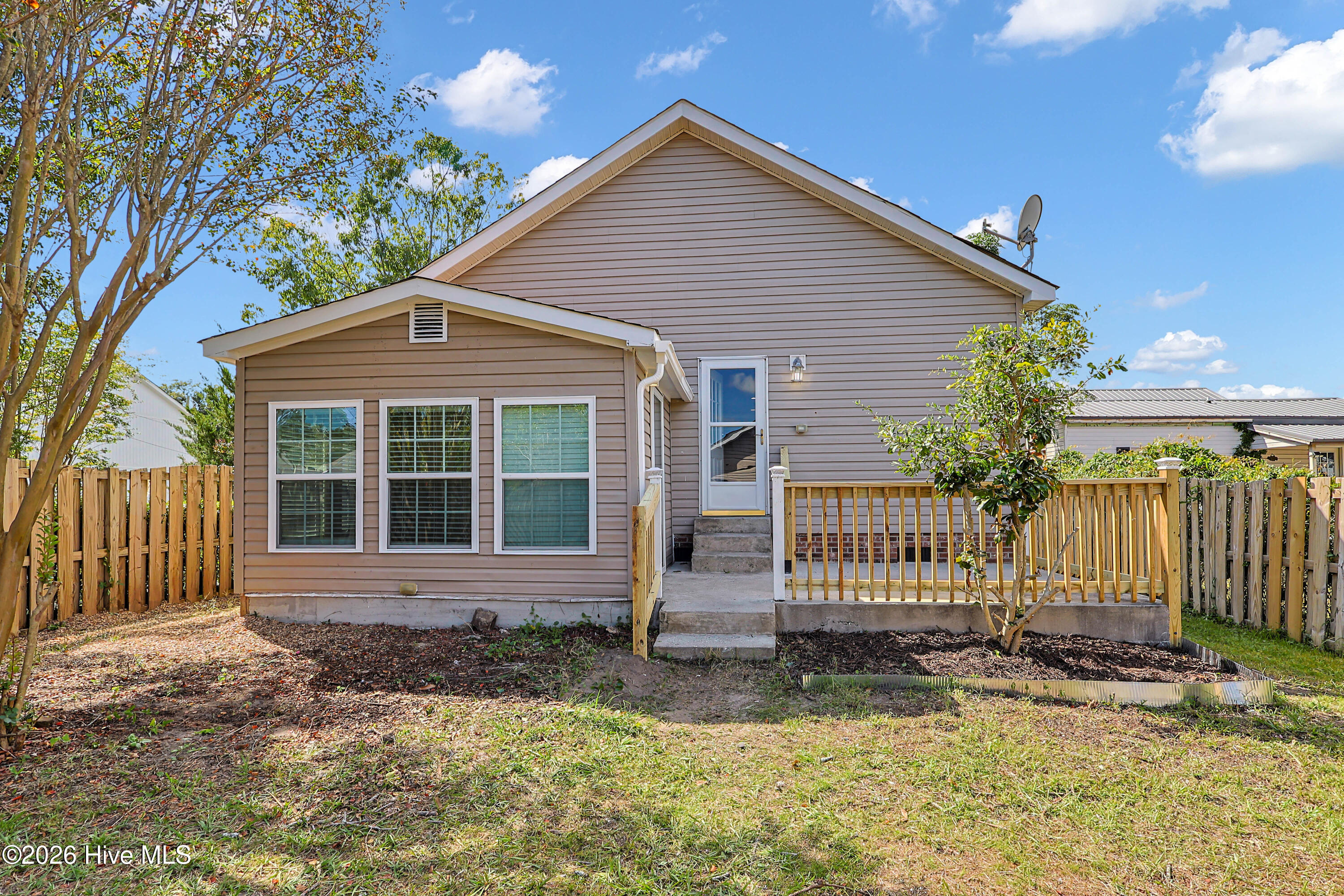 705 Swann Street Property Photo 52