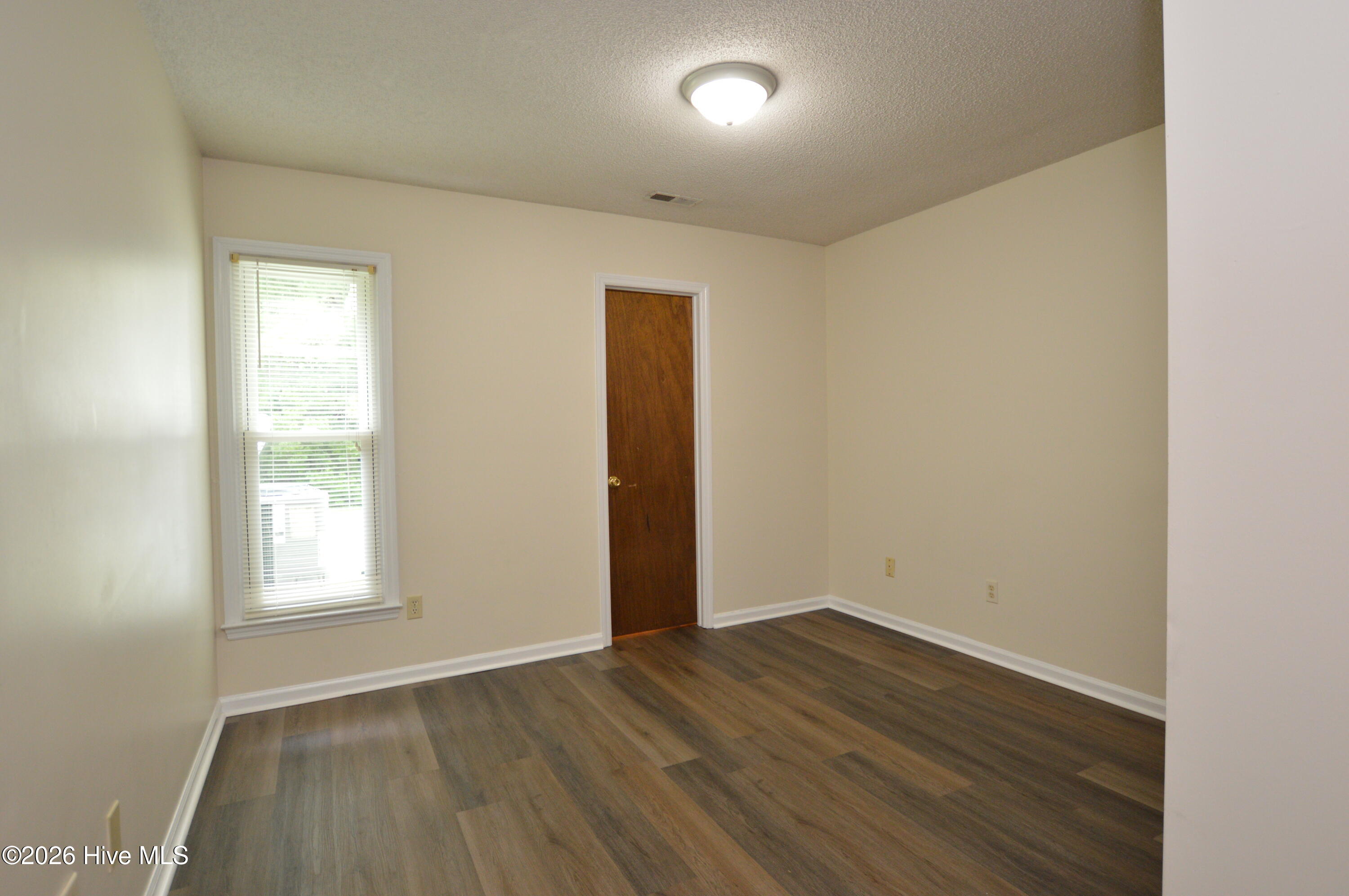137 Windsor Court Property Photo 11