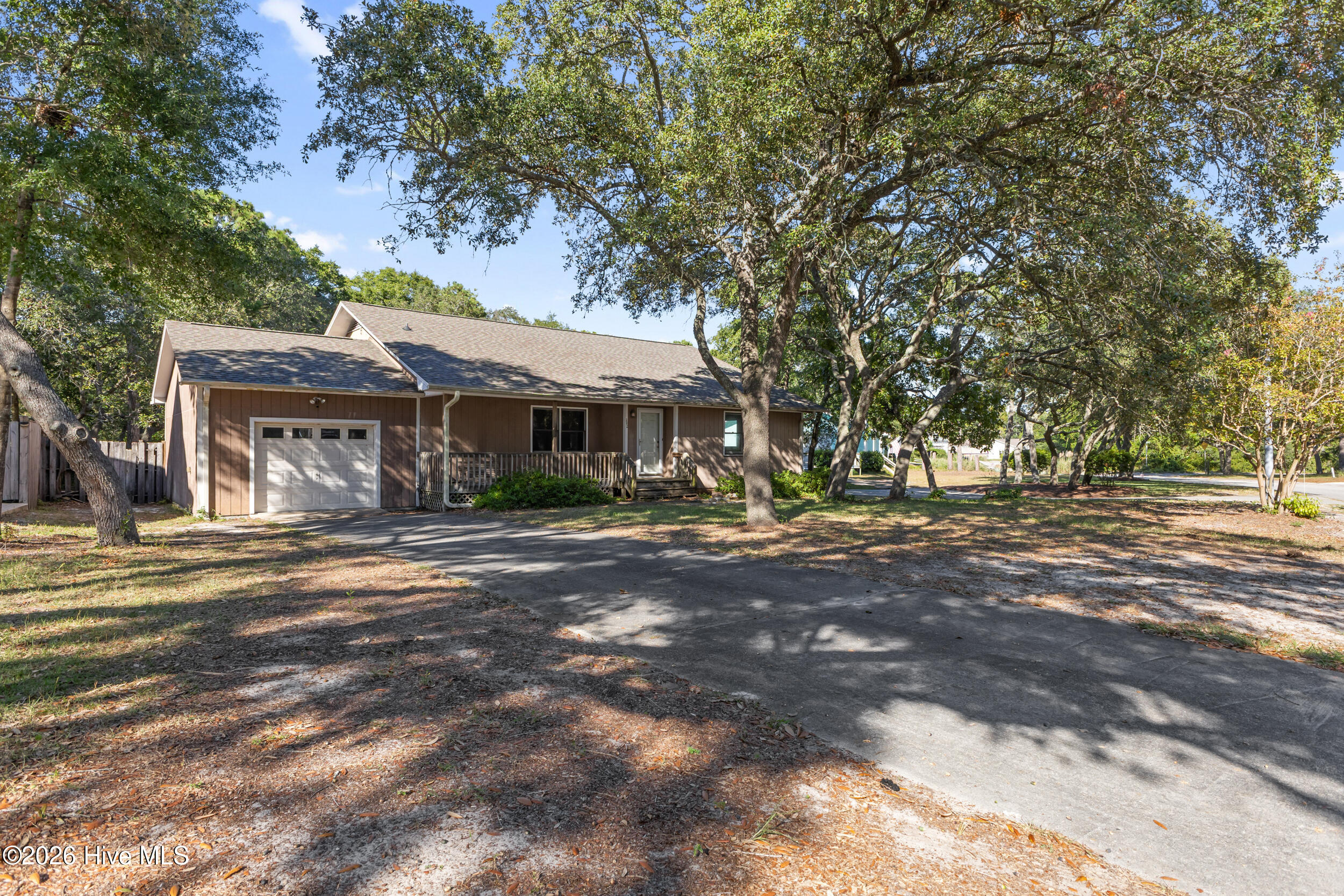 502 Peninsula Drive Property Photo 3