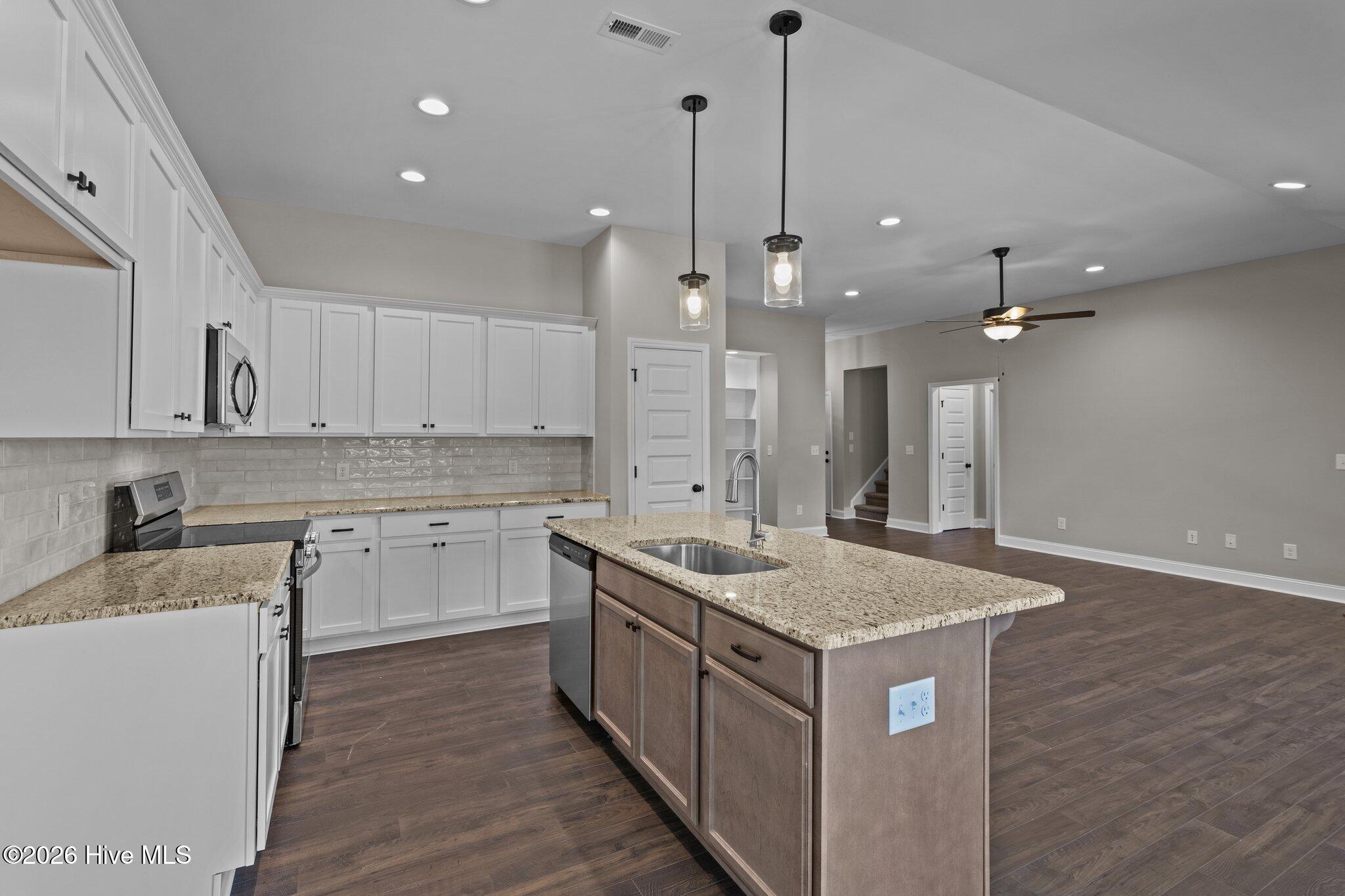 2345 Rhinestone Drive Property Photo 6