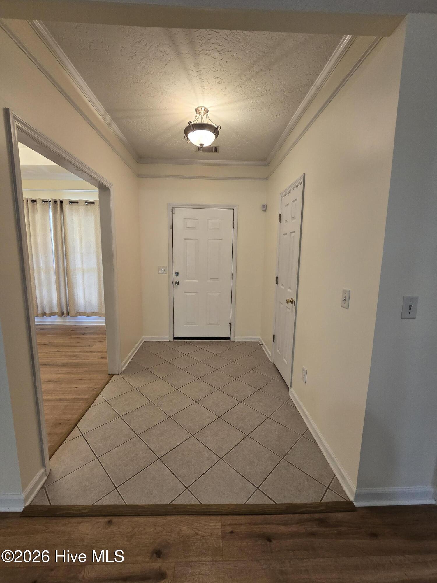 4536 Country Glen Circle Property Photo 5