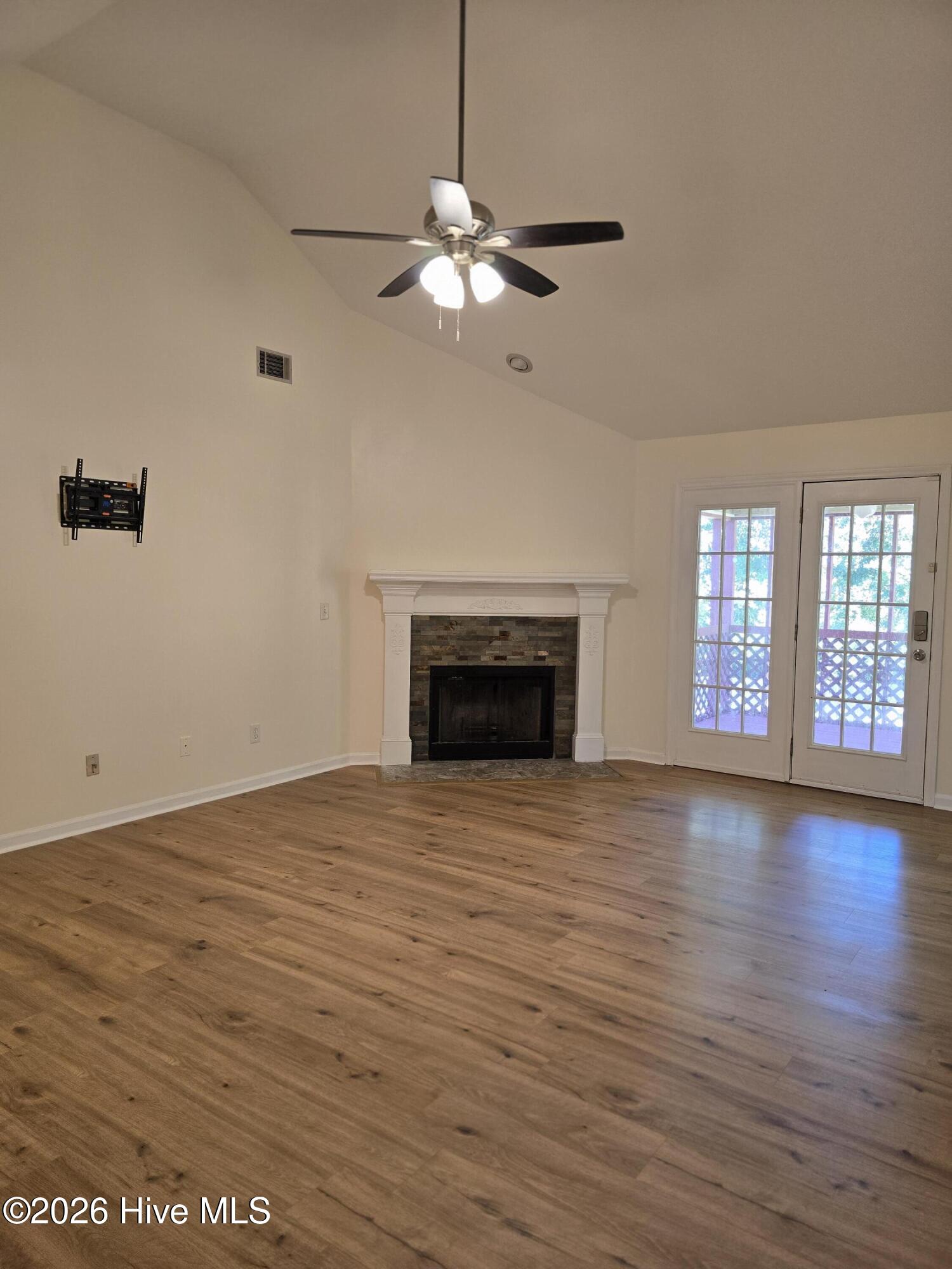 4536 Country Glen Circle Property Photo 7