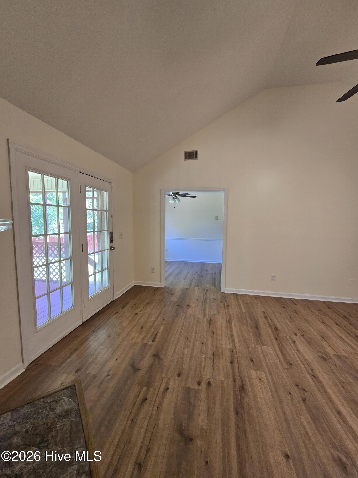 4536 Country Glen Circle Property Photo 10