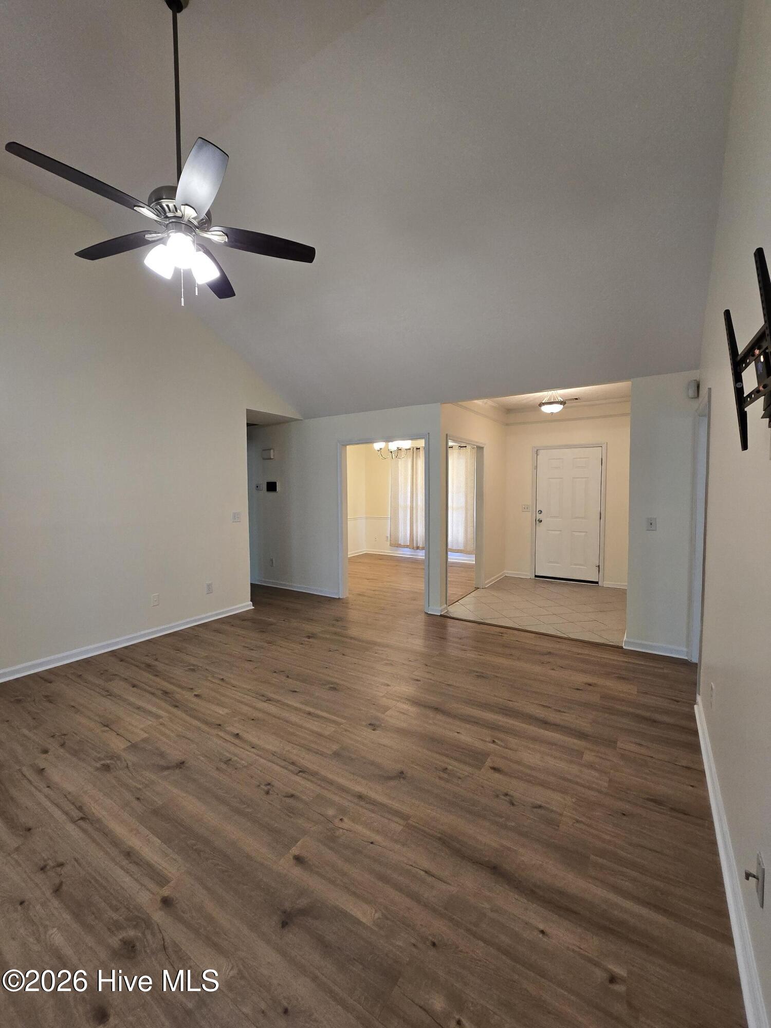 4536 Country Glen Circle Property Photo 11