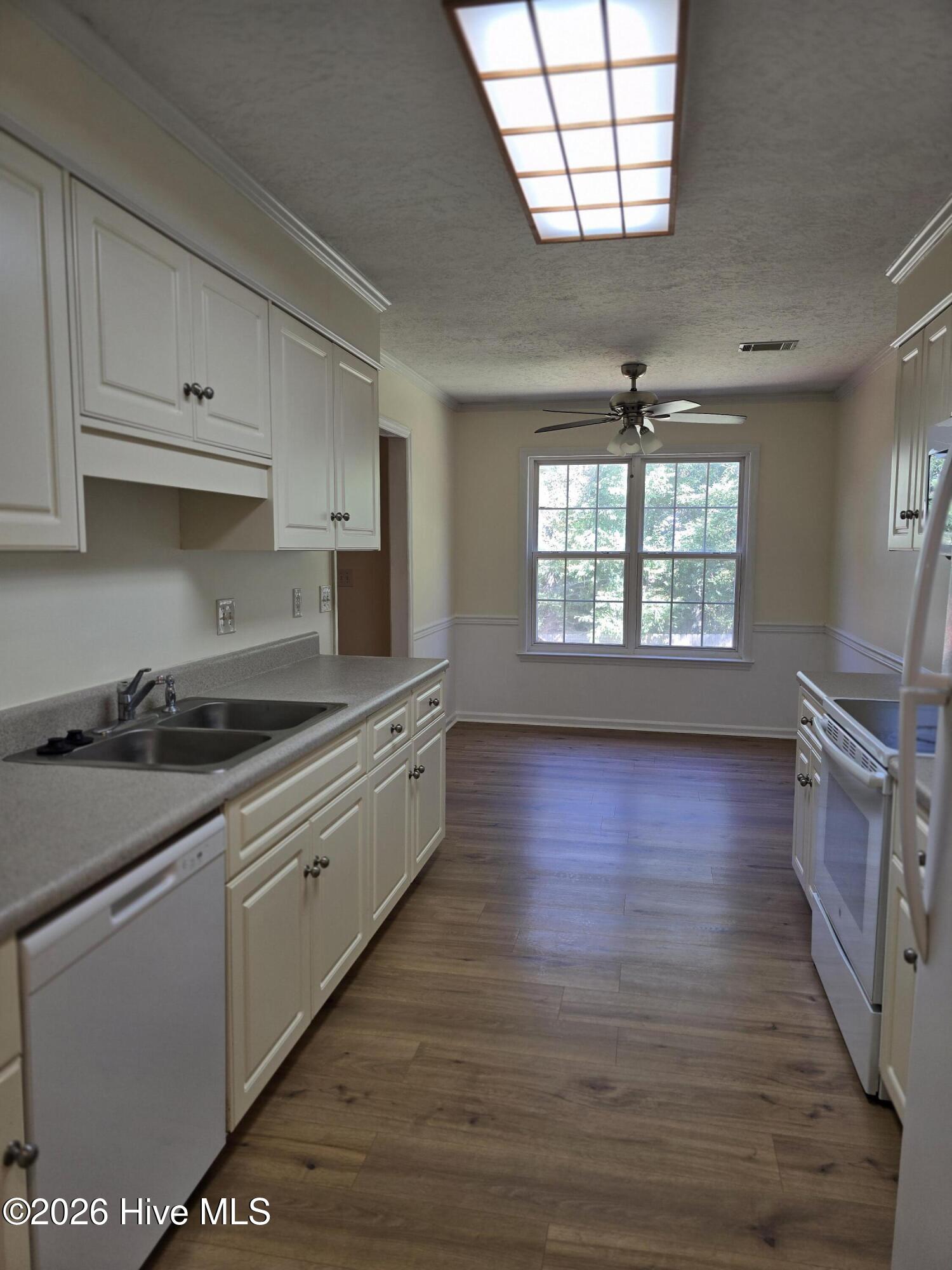 4536 Country Glen Circle Property Photo 16