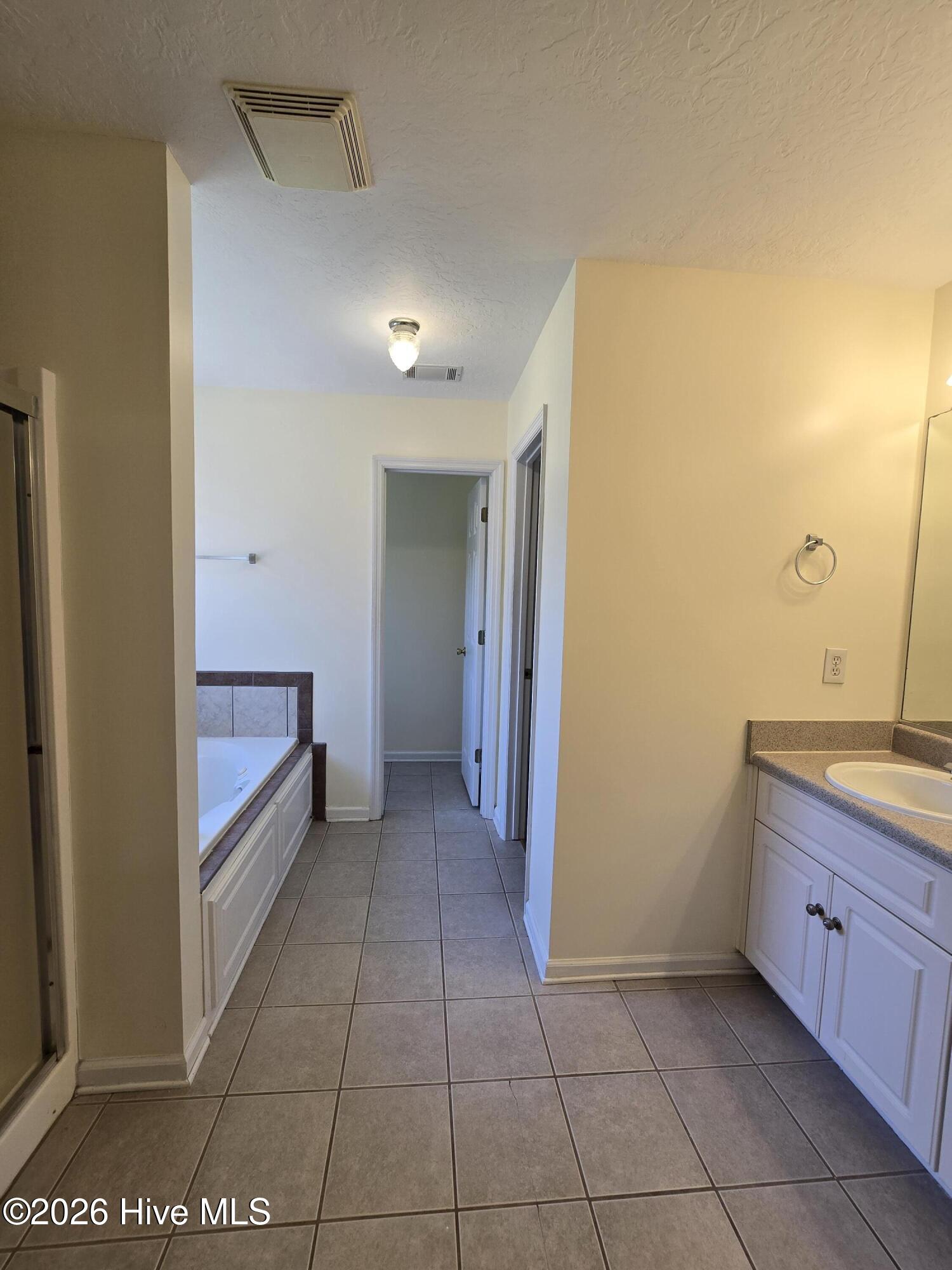 4536 Country Glen Circle Property Photo 21