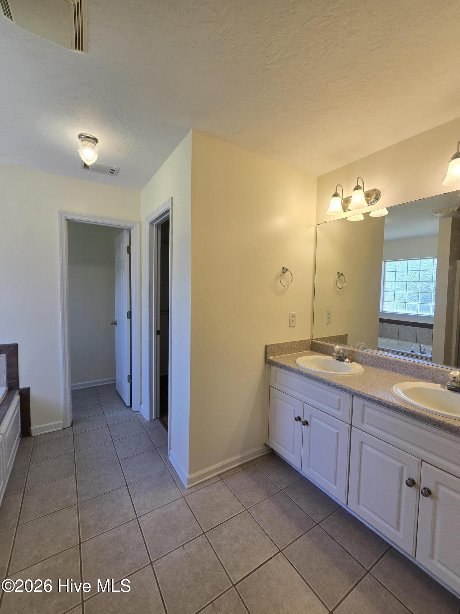 4536 Country Glen Circle Property Photo 23