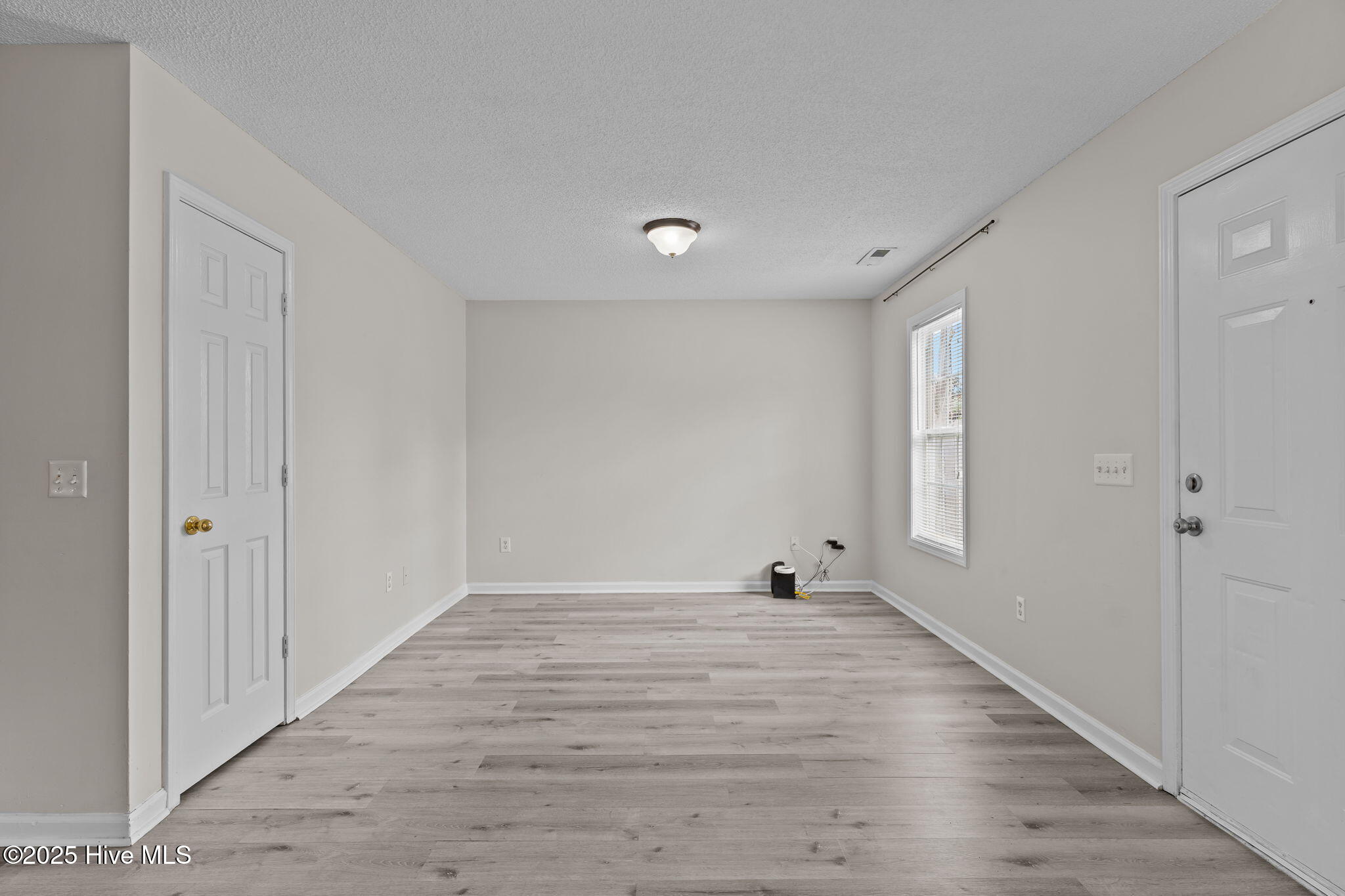 709 Wooster Street Property Photo 3