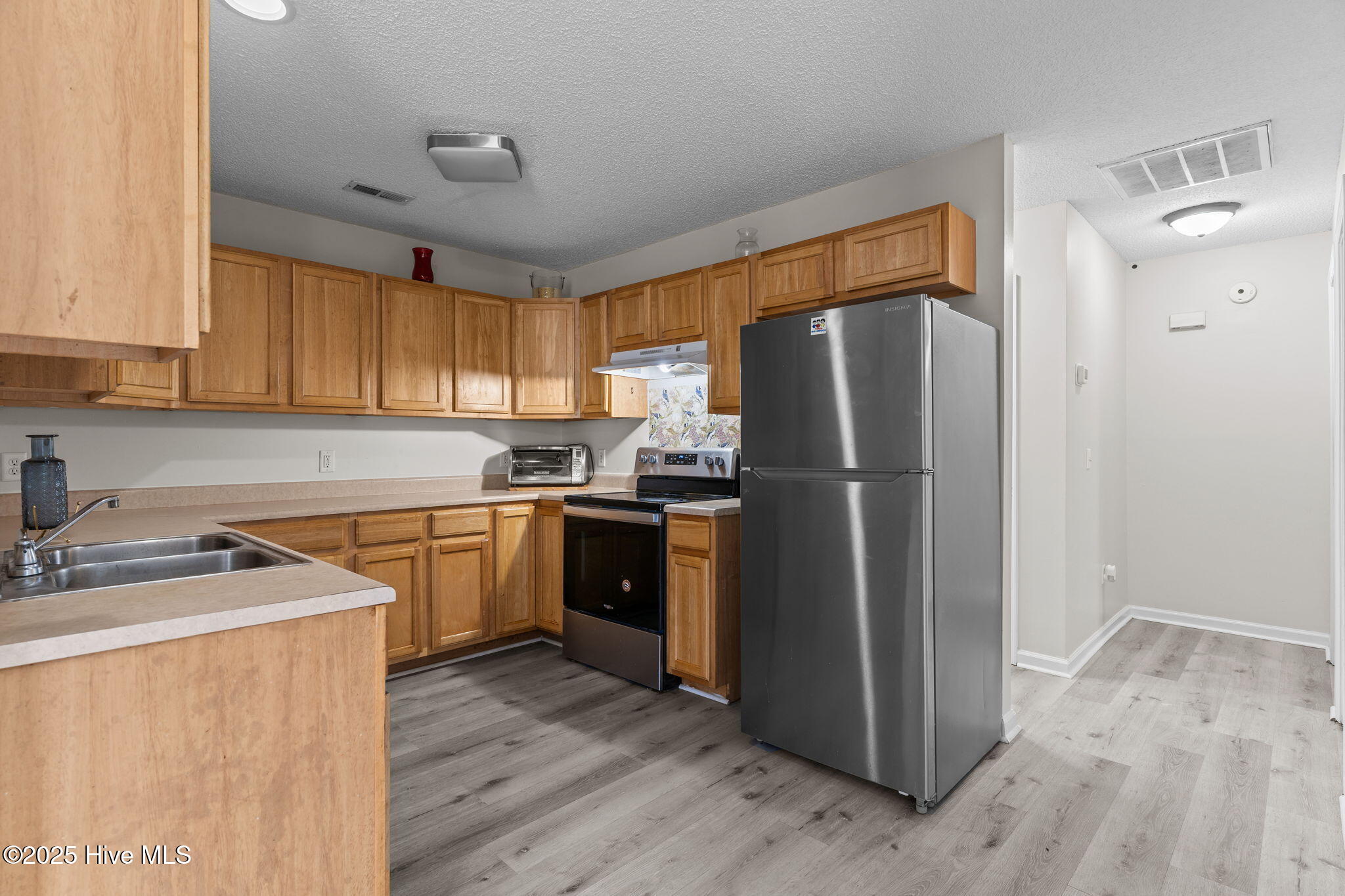 709 Wooster Street Property Photo 8