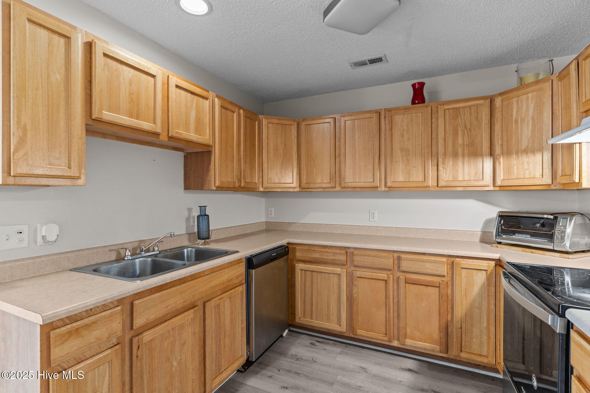709 Wooster Street Property Photo 10