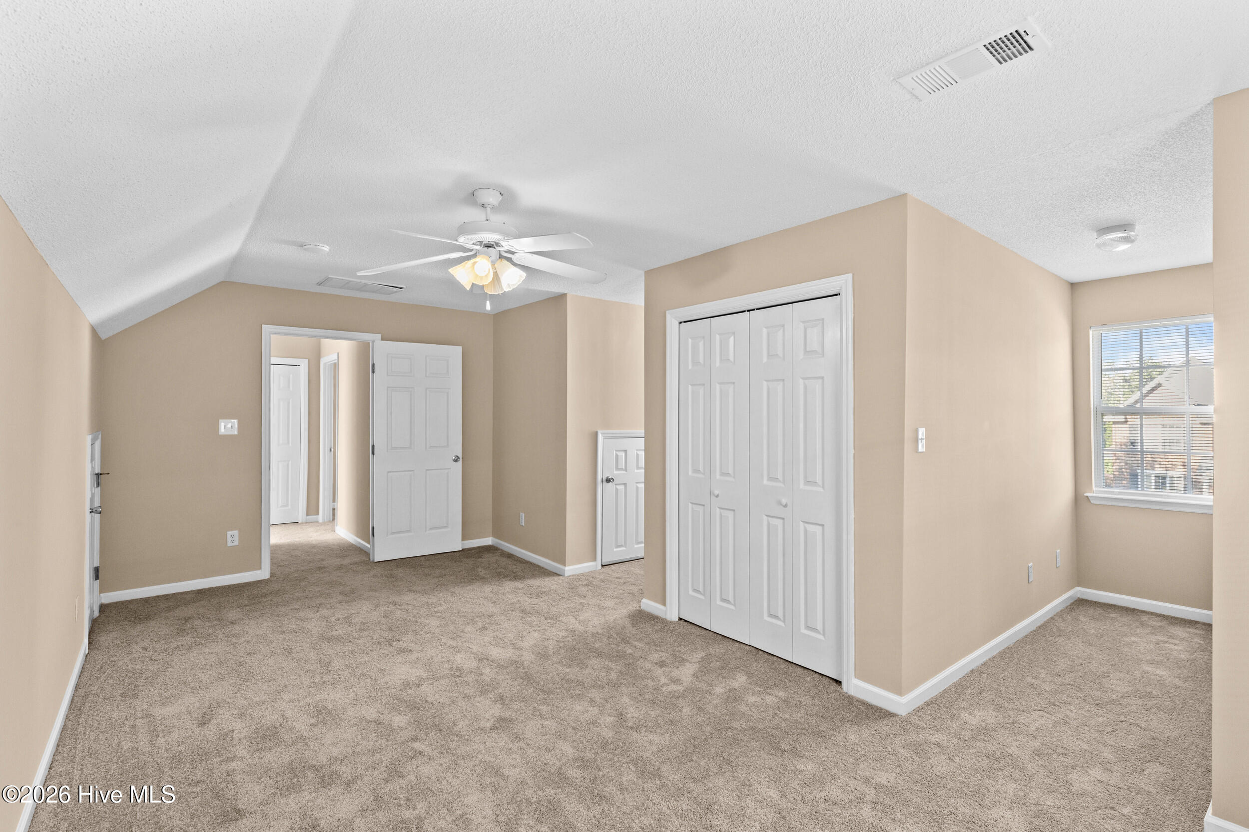352 Heath Way Property Photo 38