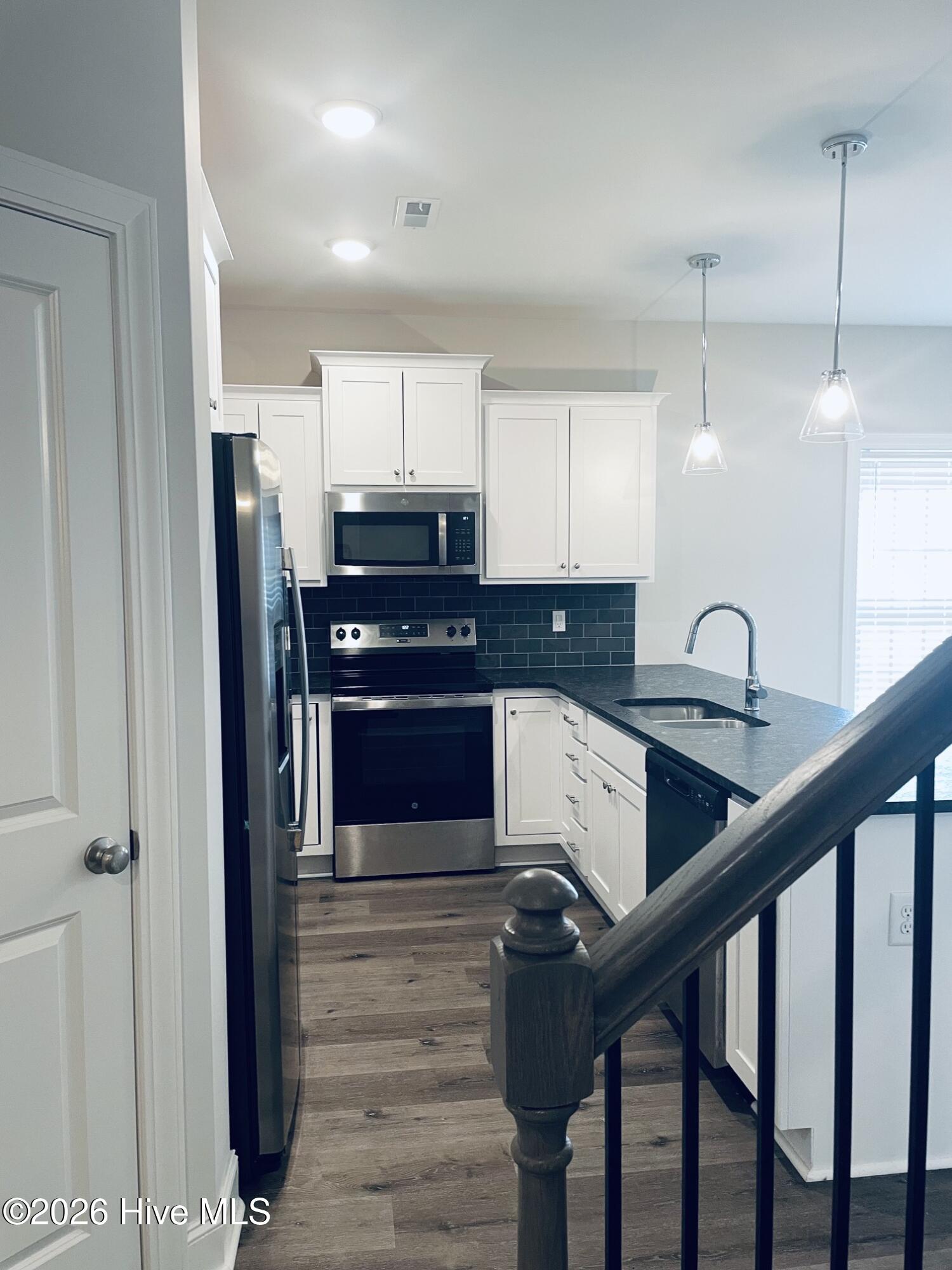 2124 Dartford Drive A Property Photo 5