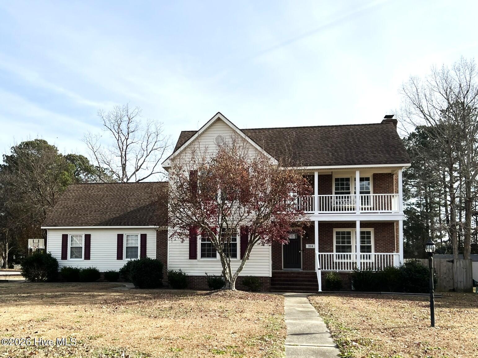 214 E Raintree Lane Property Photo 1