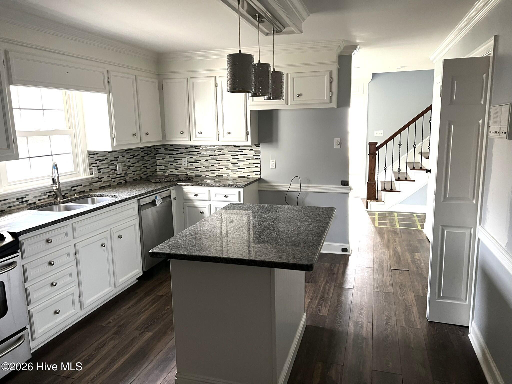 214 E Raintree Lane Property Photo 4