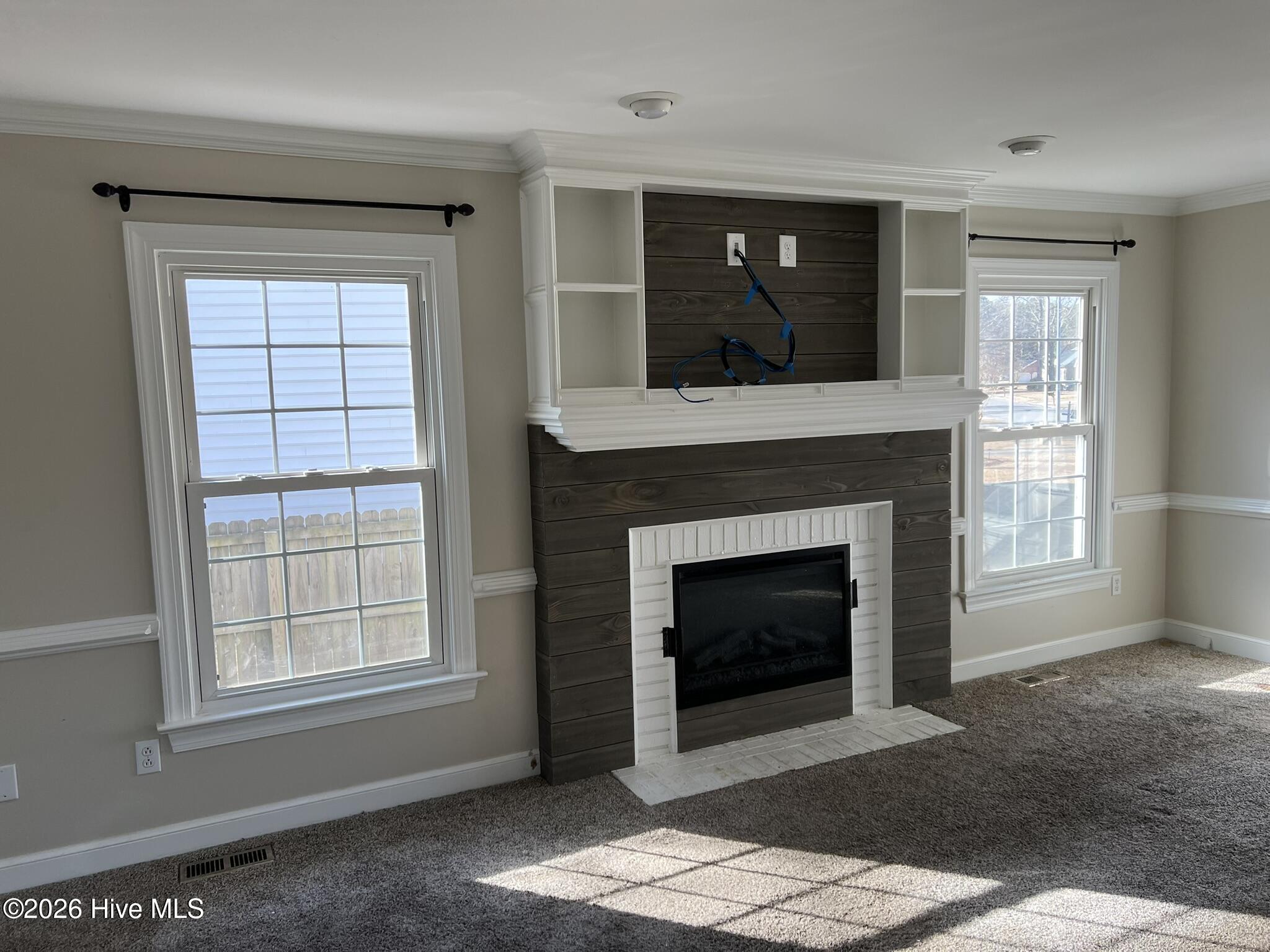 214 E Raintree Lane Property Photo 8