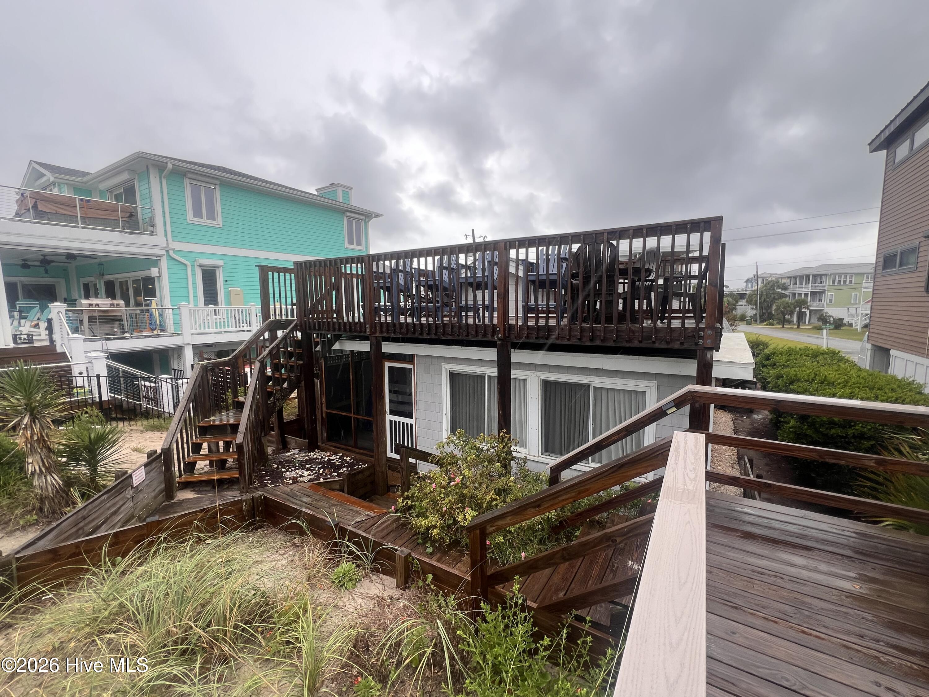 832 Fort Fisher Boulevard N Property Photo 3