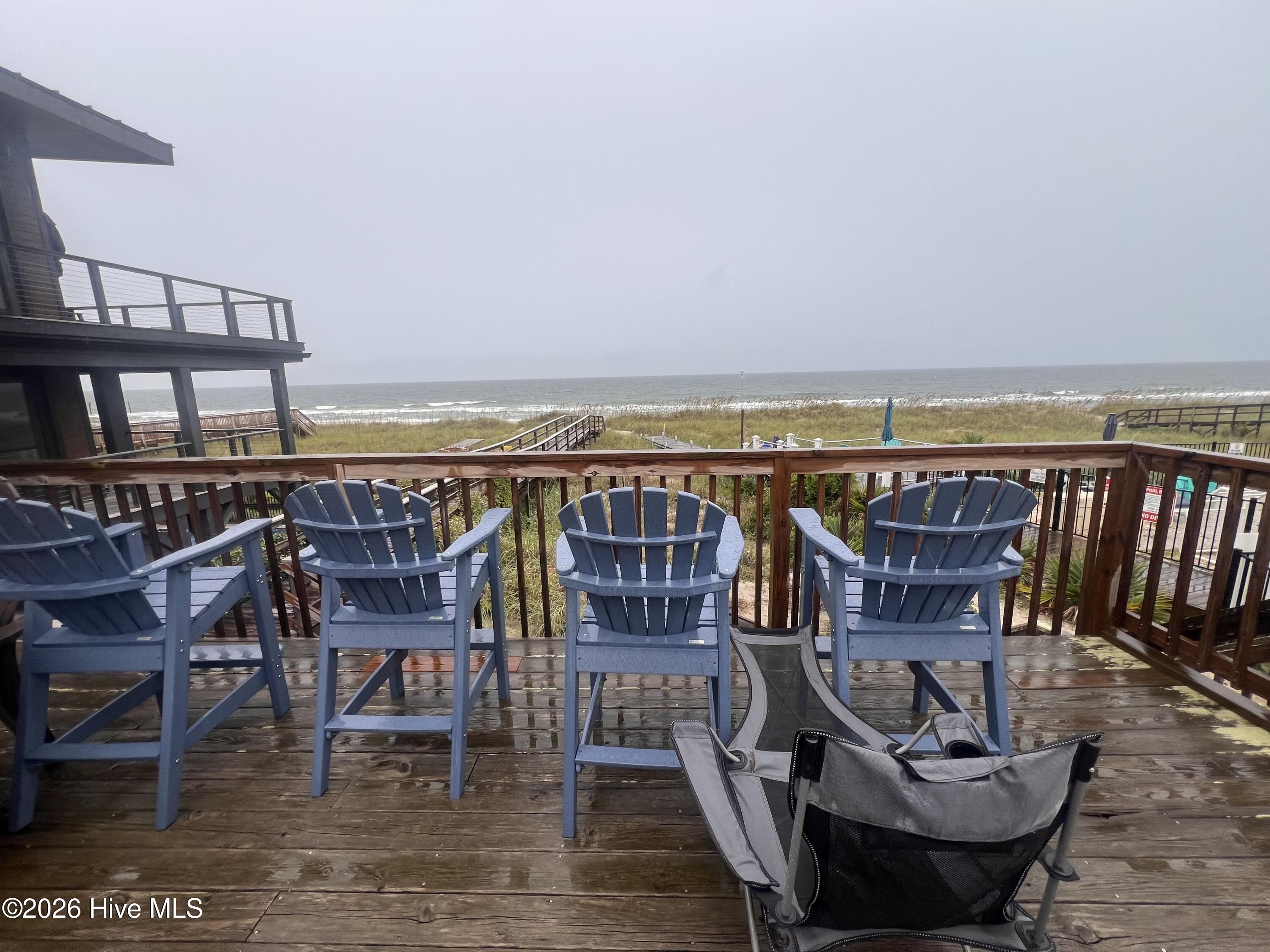 832 Fort Fisher Boulevard N Property Photo 4