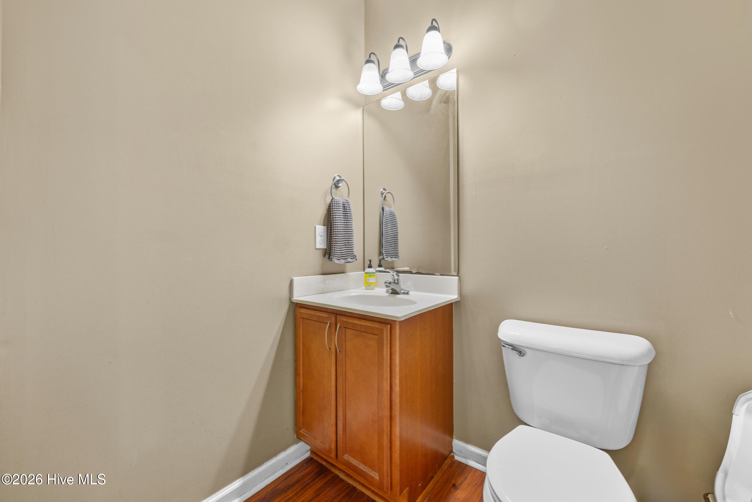121 Saint Road Property Photo 11