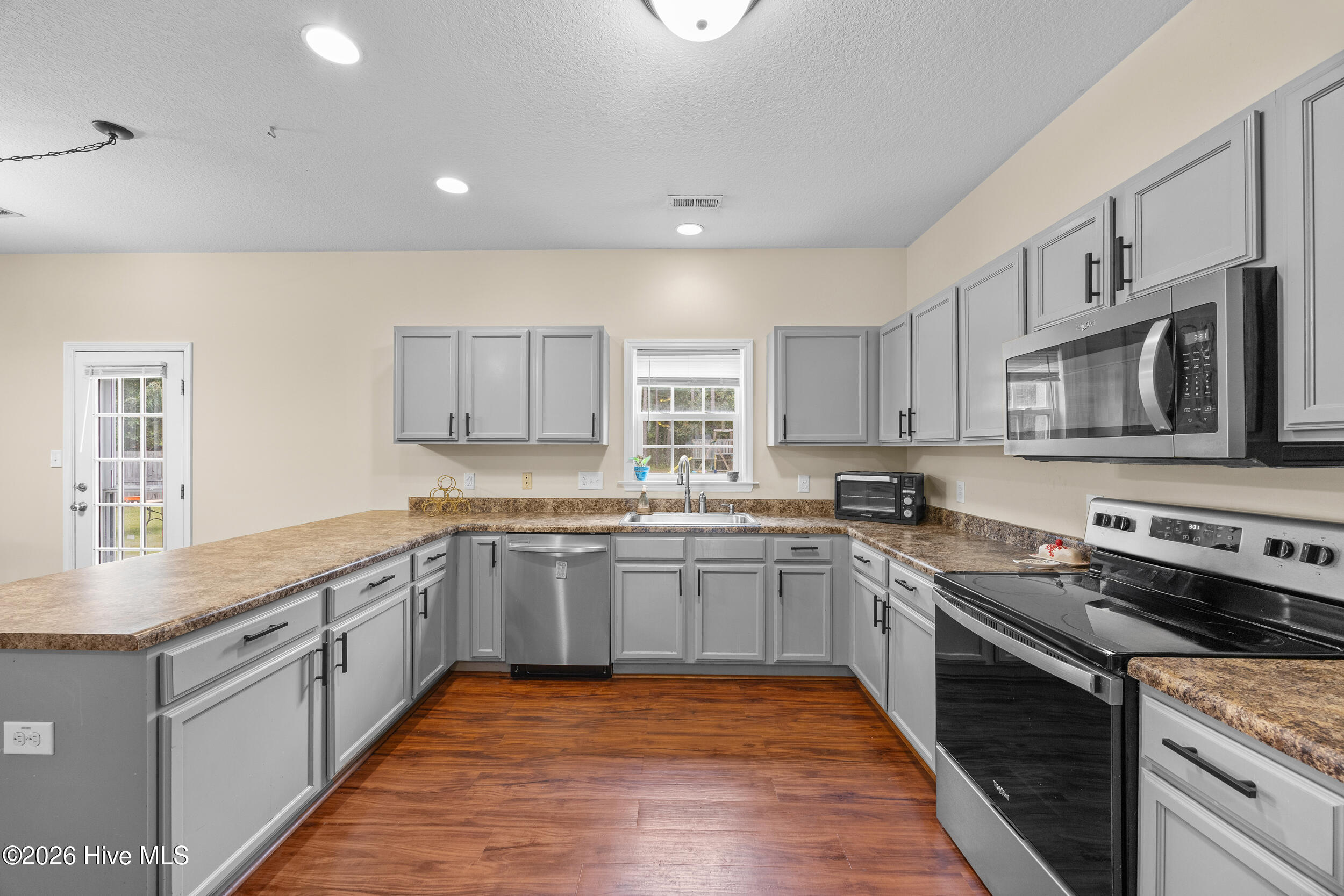 121 Saint Road Property Photo 16